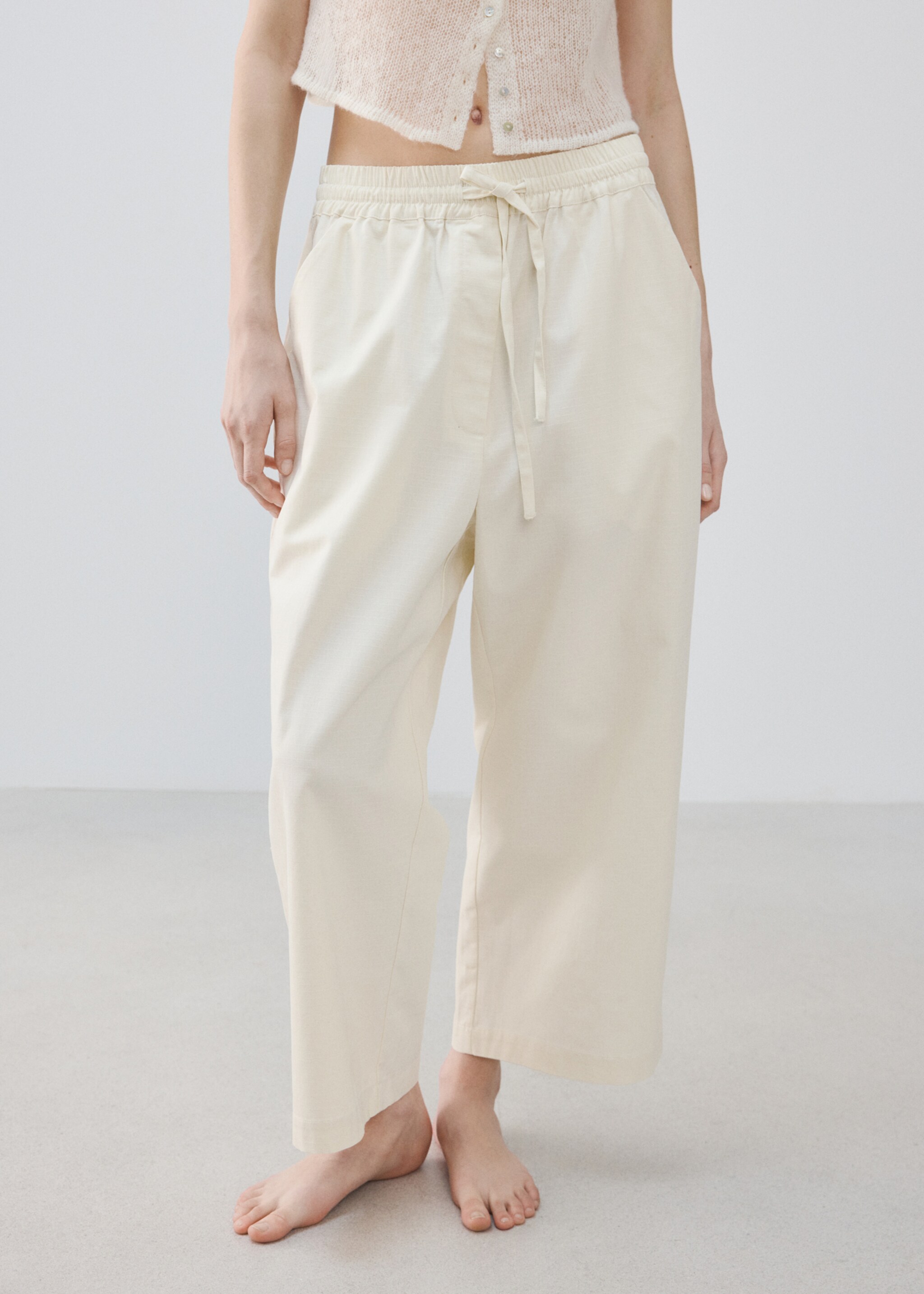 Lange Pyjama-Hose aus Baumwolle - Mittlere Ansicht, Elfenbeinweiß. Ref: 27033322-00.