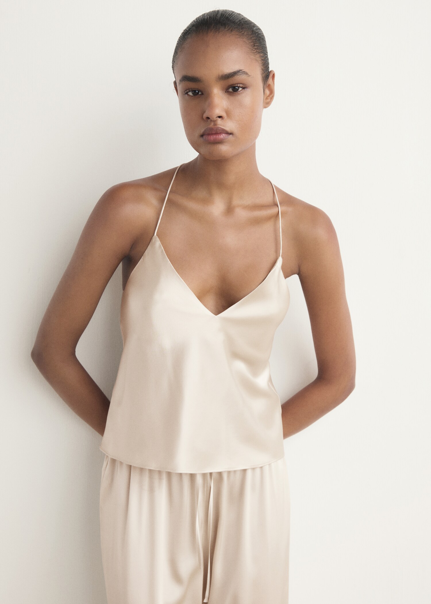 Top pijama seda - Plano medio