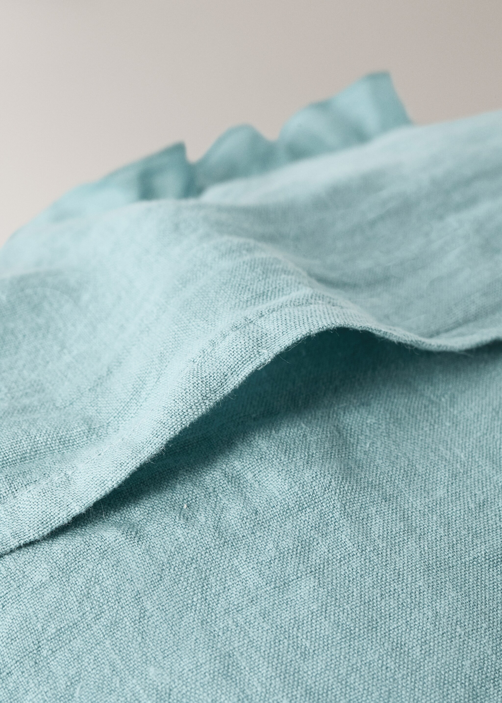 Children's cushion cover 100% linen garment-dyed 30x40 cm - Details of the article 2, Turquoise. Ref: 27033335-00.