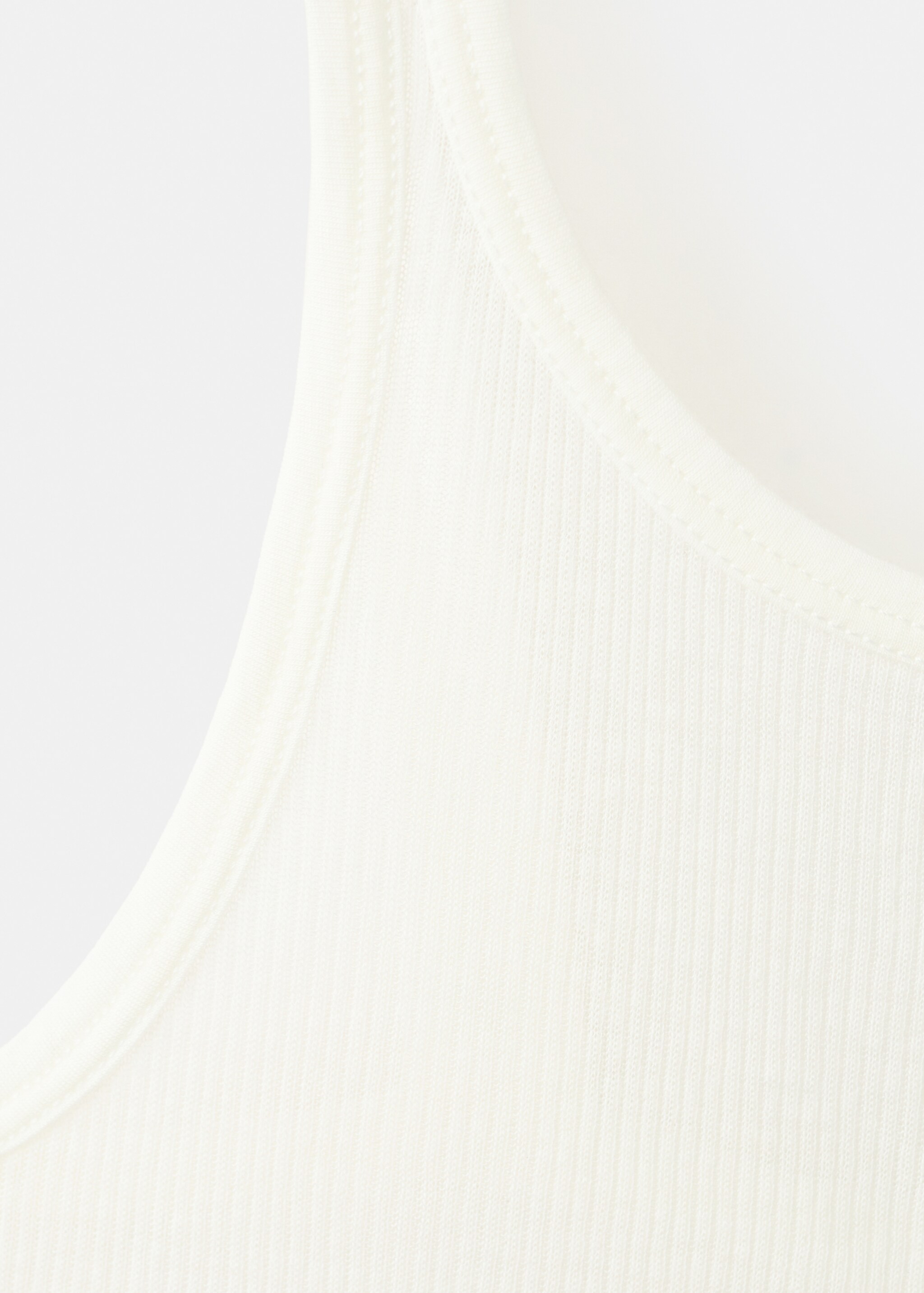 Seamless lyocell wool top - Details of the article 8, Ivory White. Ref: 27033337-00.