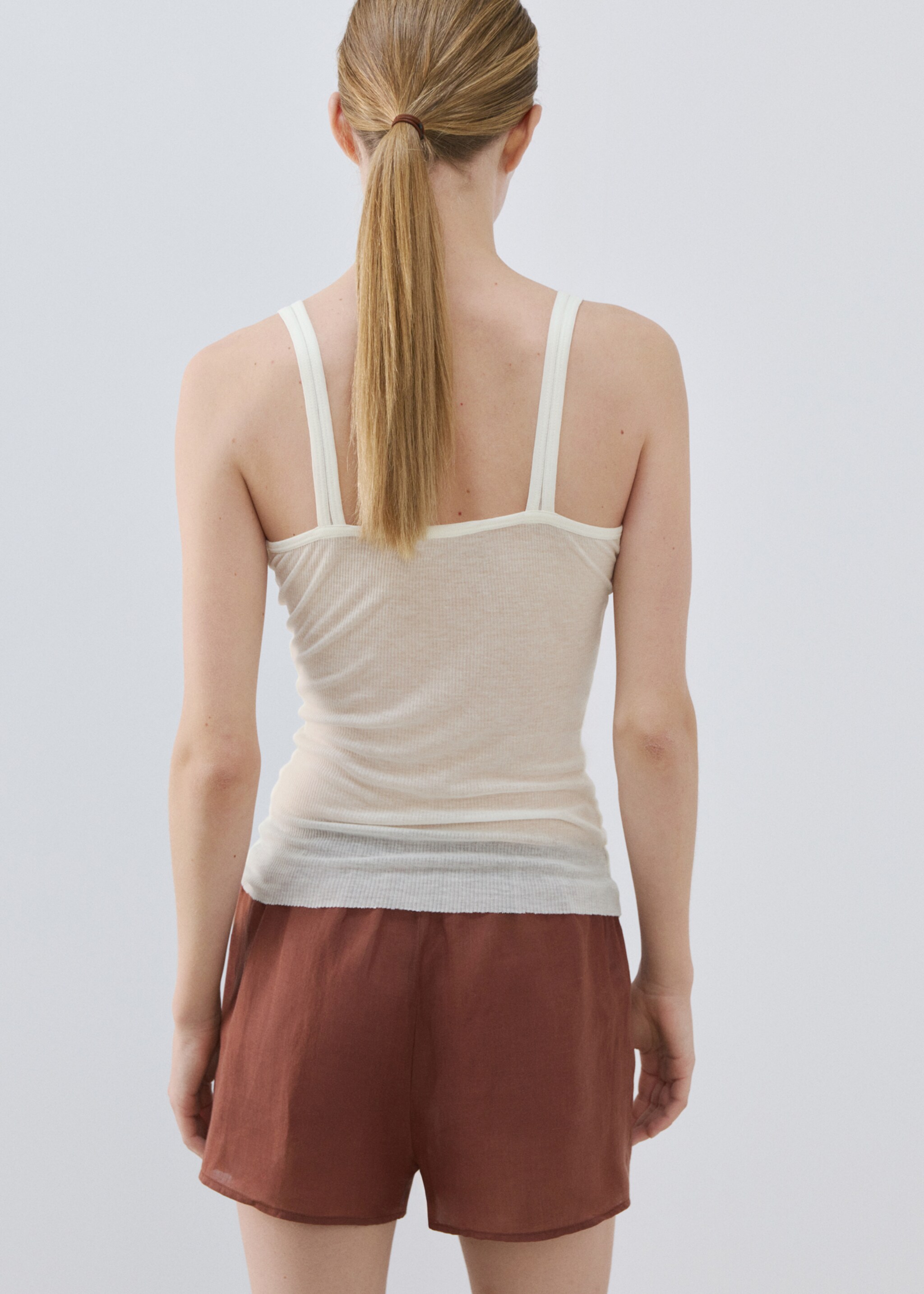 Seamless lyocell wool top - Reverse of the article, Ivory White. Ref: 27033337-00.