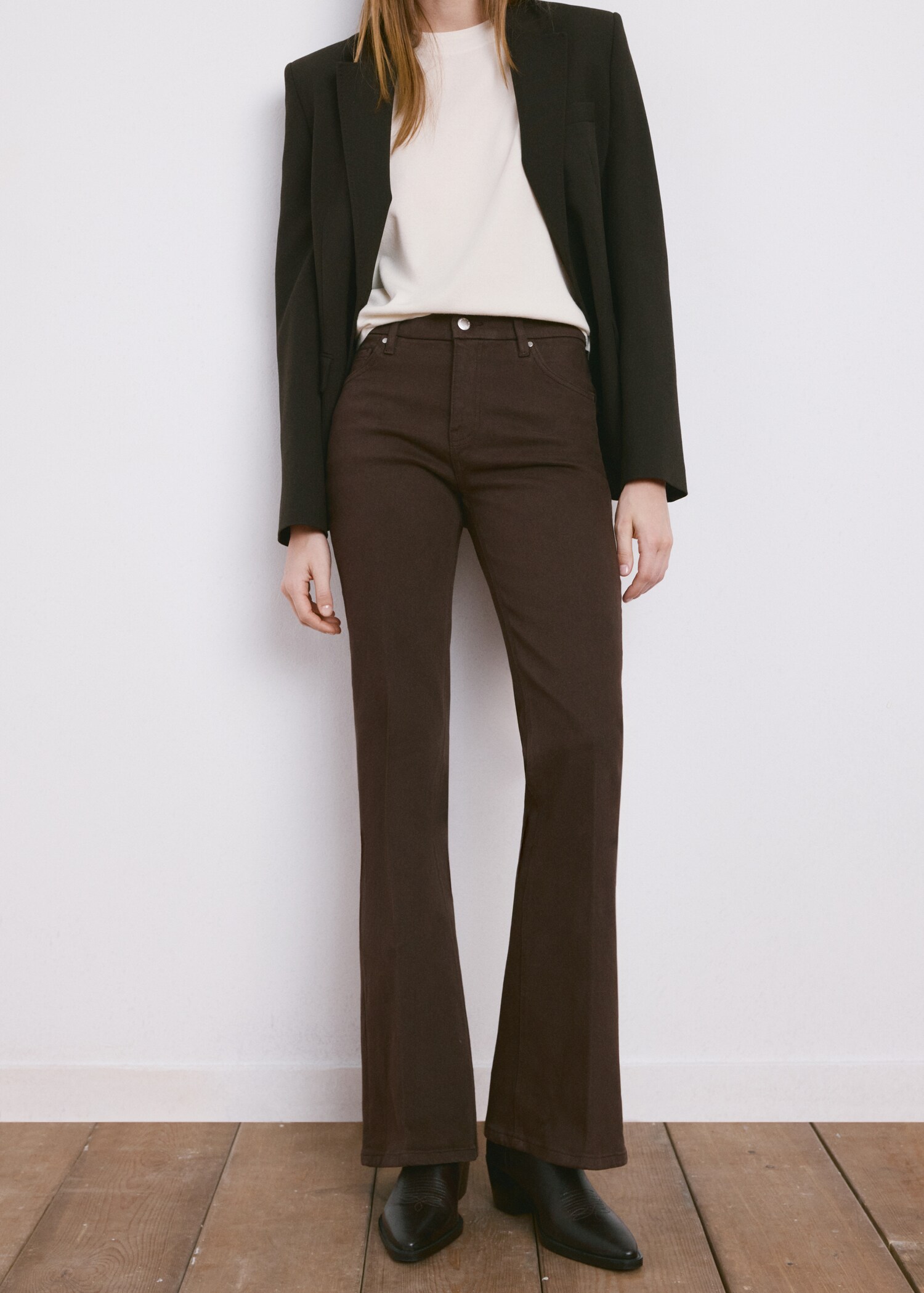 Calças de ganga Violeta flare com cintura alta - Plano médio