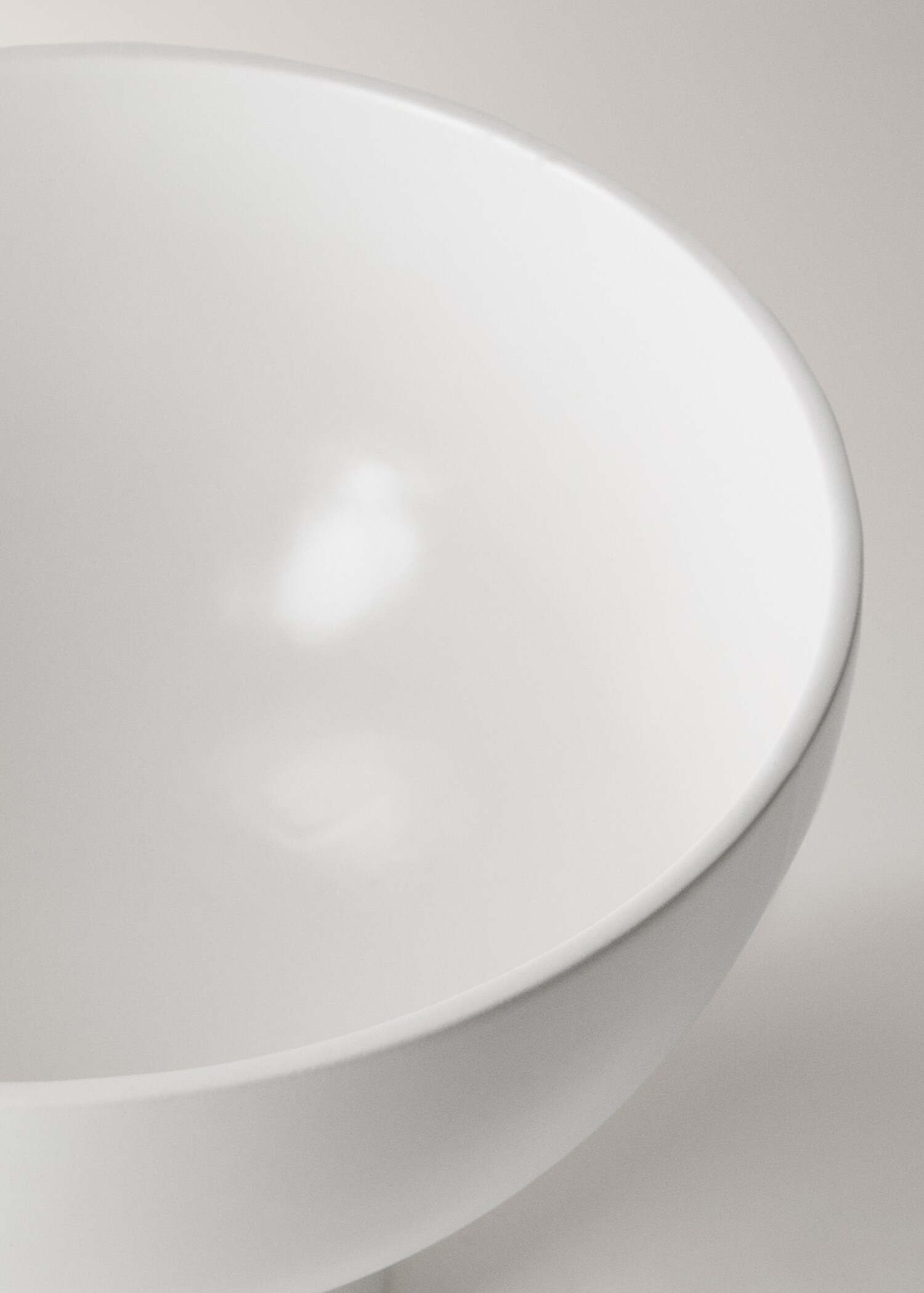 Large decorative footed bowl - Details of the article 1