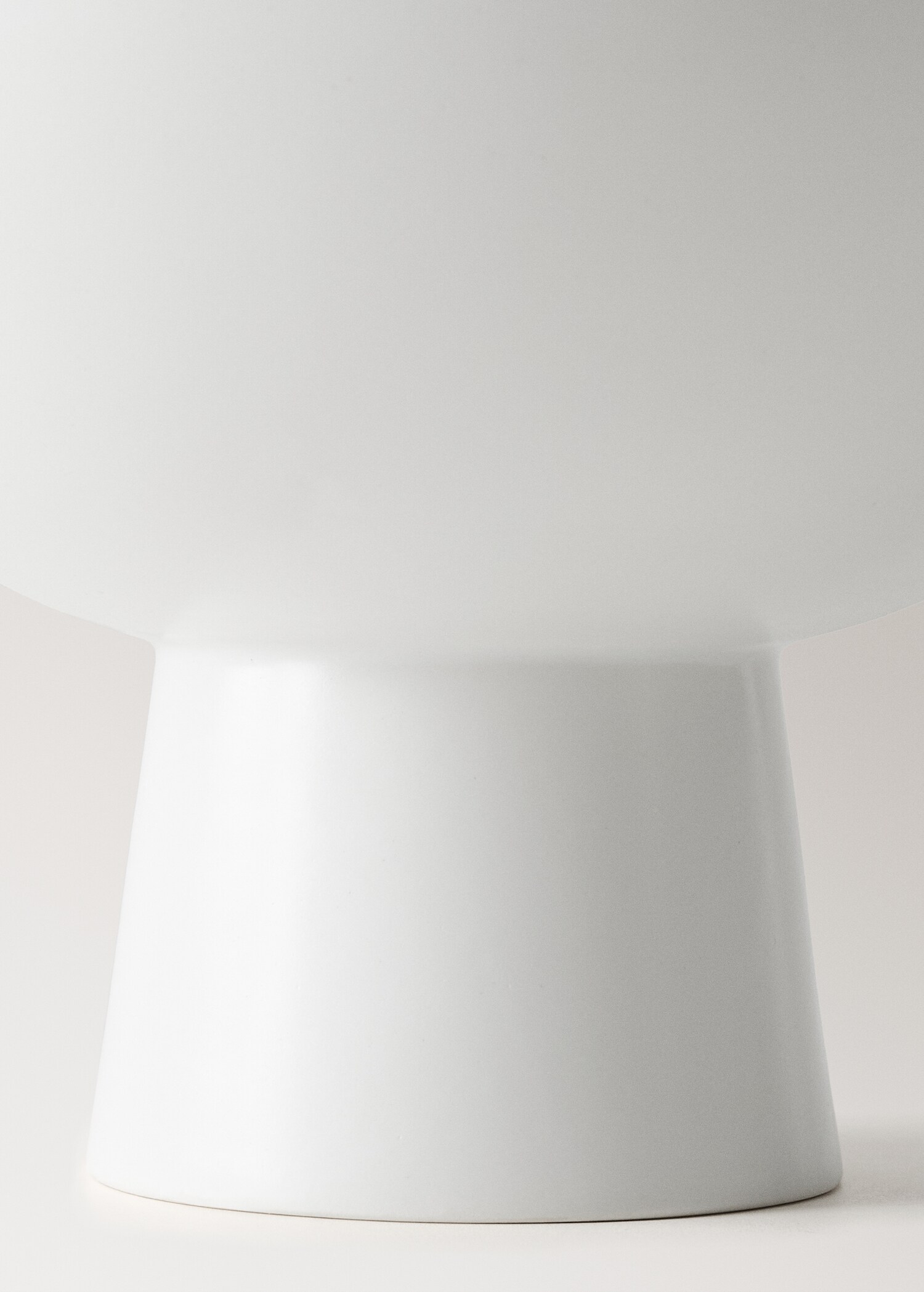 Large decorative footed bowl - Details of the article 2