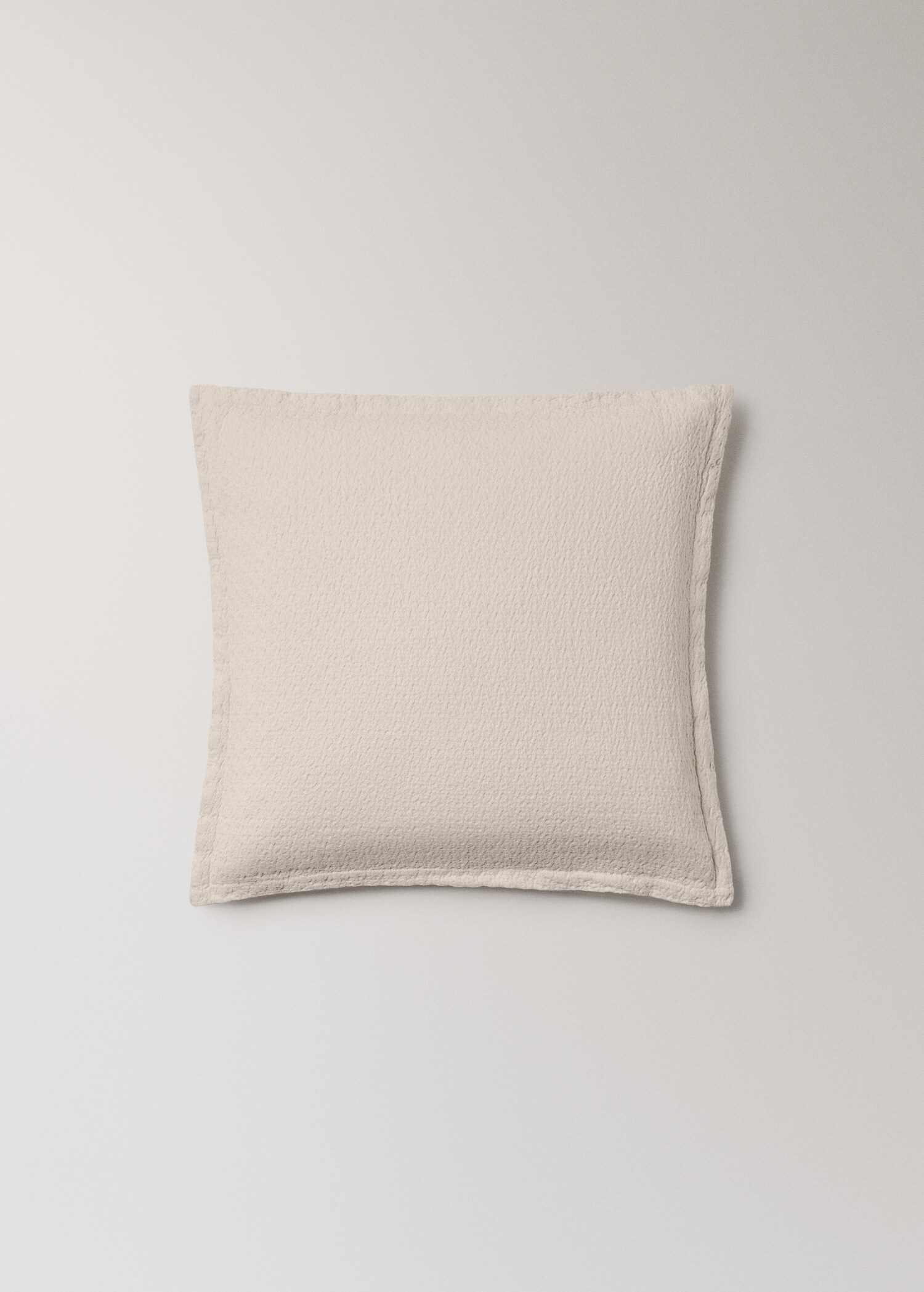 Cotton bed cushion cover with fine texture garment dye 50x50 cm - Article without model