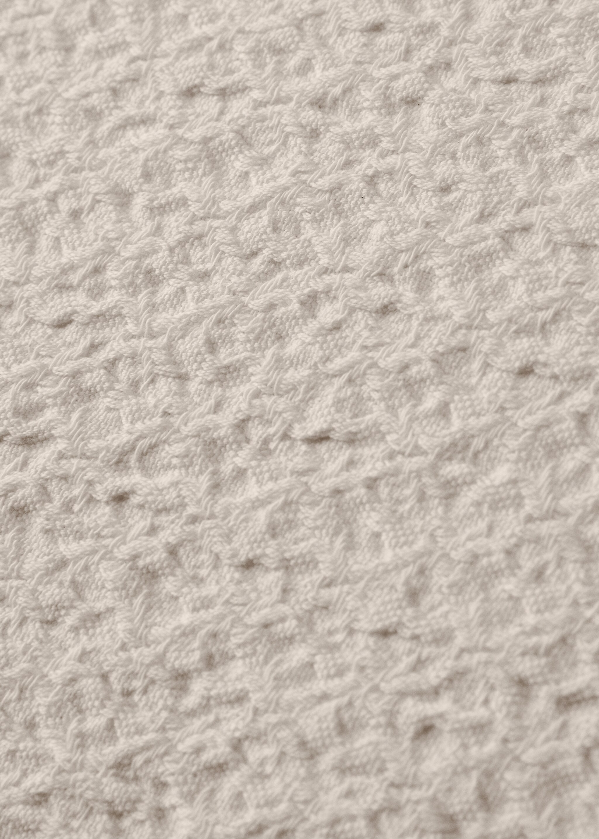 Cotton bed cushion cover with fine texture garment dye 50x50 cm - Details of the article 3, Vanilla. Ref: 27033743-00.