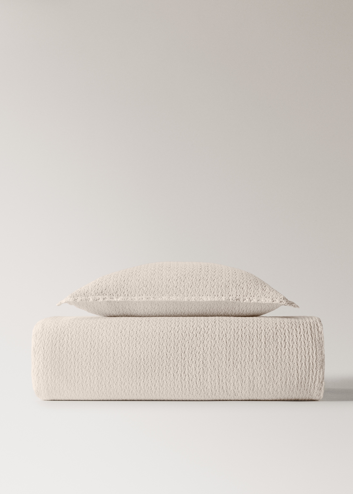 Cotton bed cushion cover with fine texture garment dye 50x50 cm - Details of the article 4