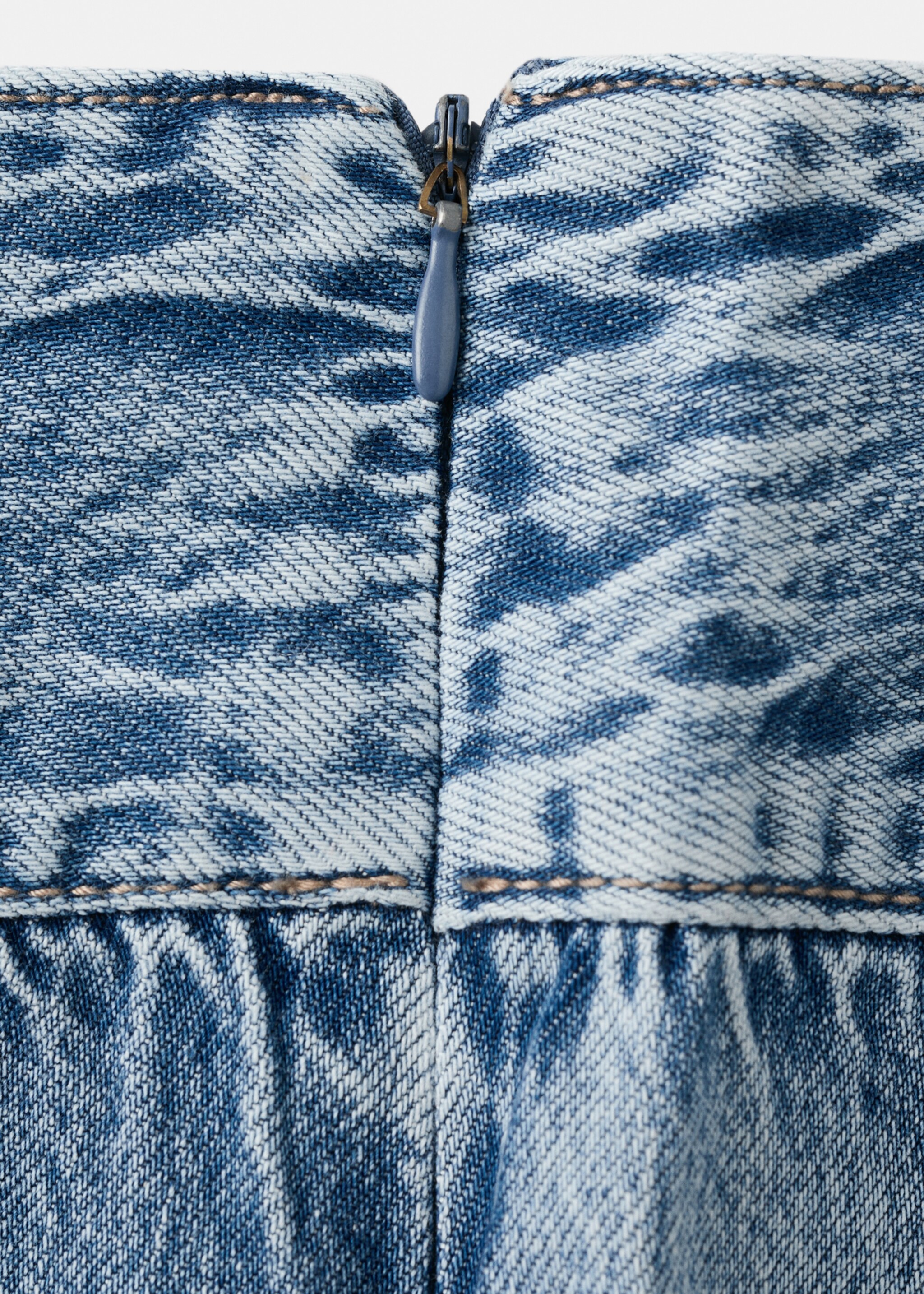 Low waist jeans - Details of the article 0, Medium Blue. Ref: 27034050-00.