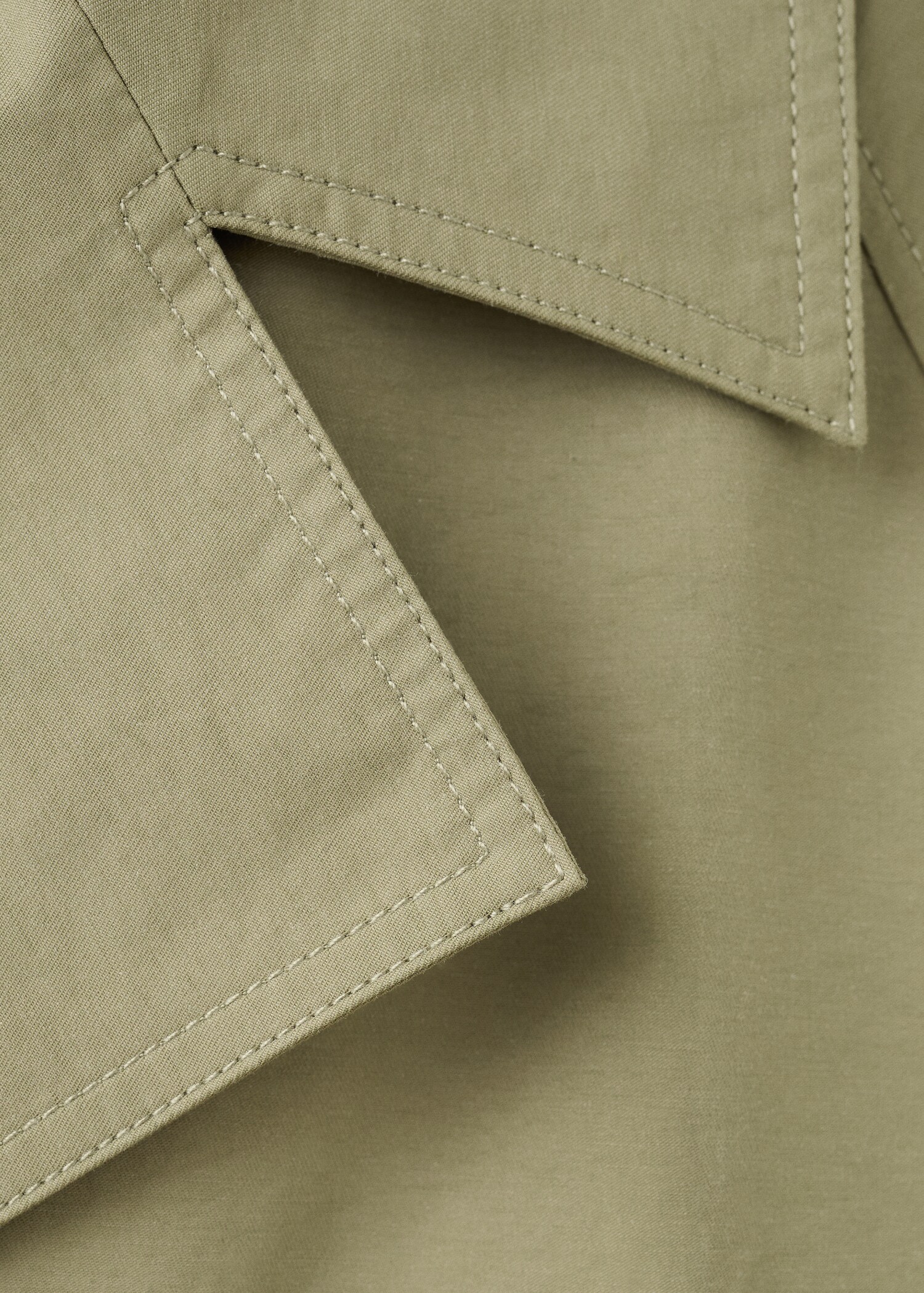 Cropped trench coat with lapels - Details of the article 8