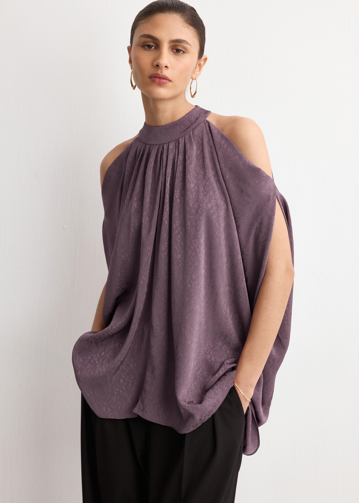 Off-shoulder top - Medium plane
