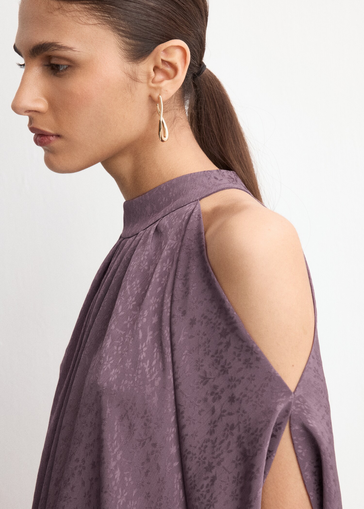 Off-shoulder top - Details of the article 1