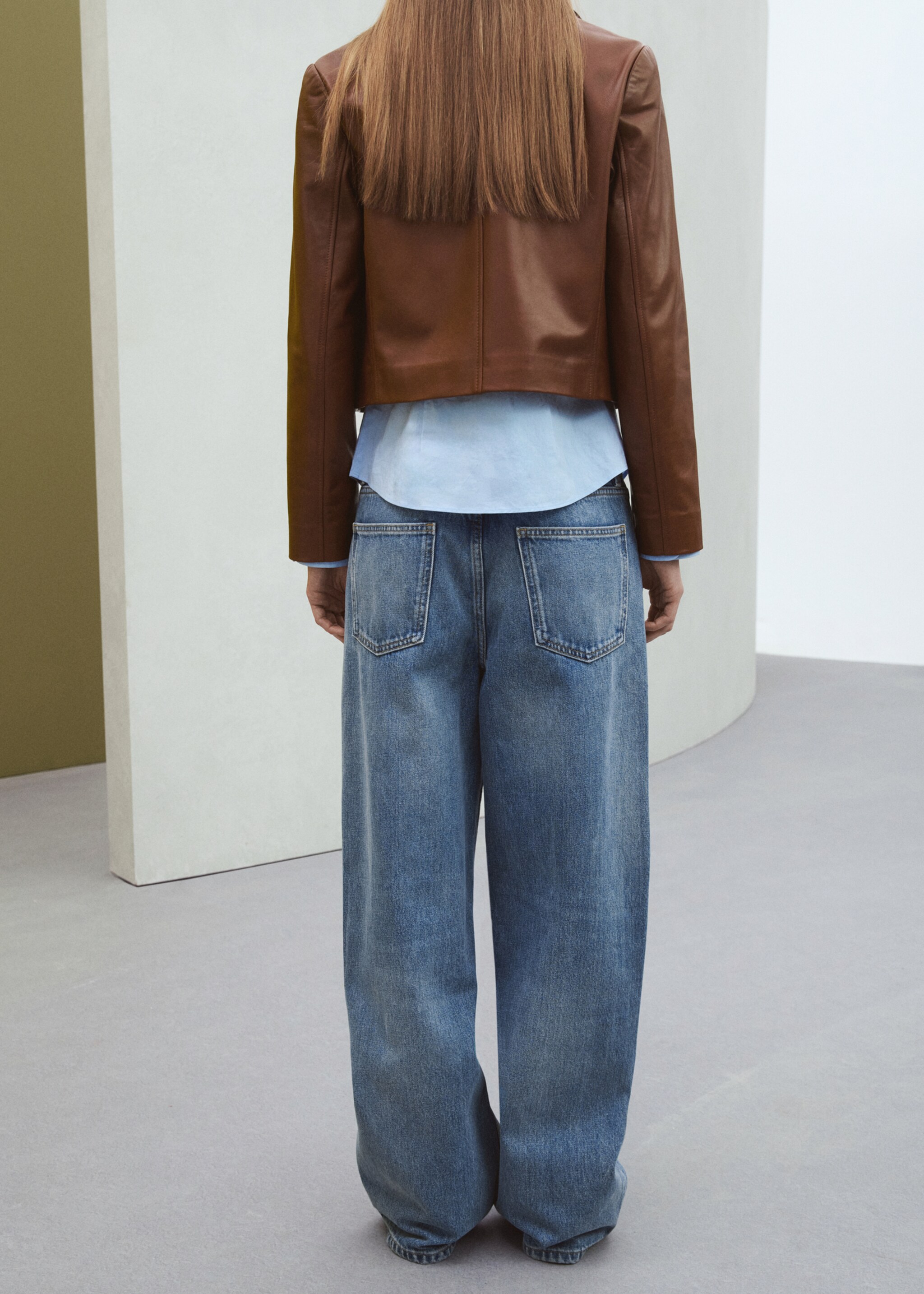 Jeans rectos tiro bajo - Reverso del artículo, Azul medio. Ref: 27034076-00.