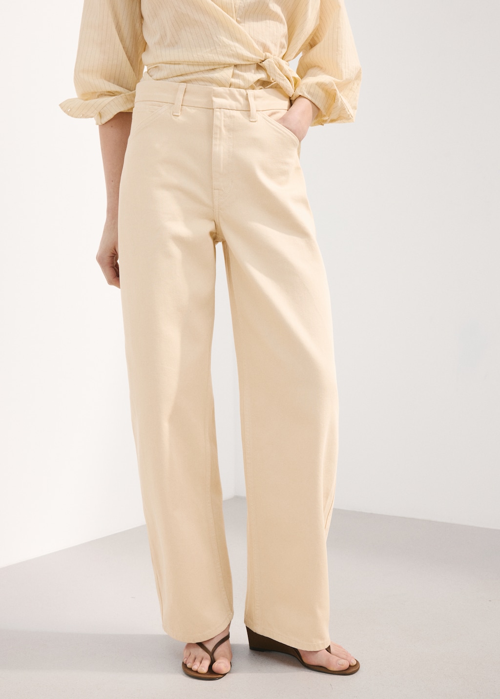Mango Mid-rise balloon jeans thumbnail