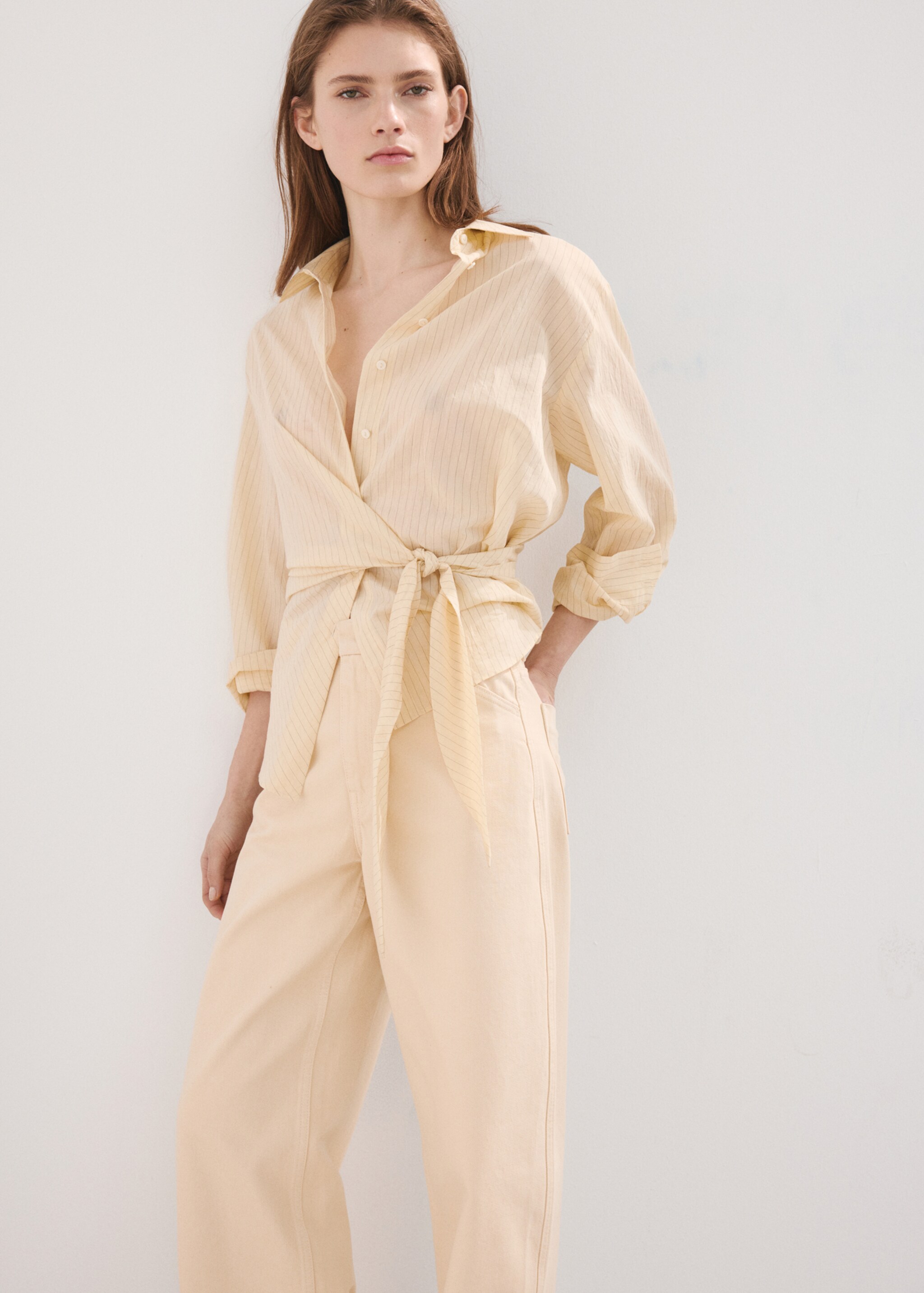 Mid-rise balloon jeans - Details of the article 1, Vanilla. Ref: 27034082-00.