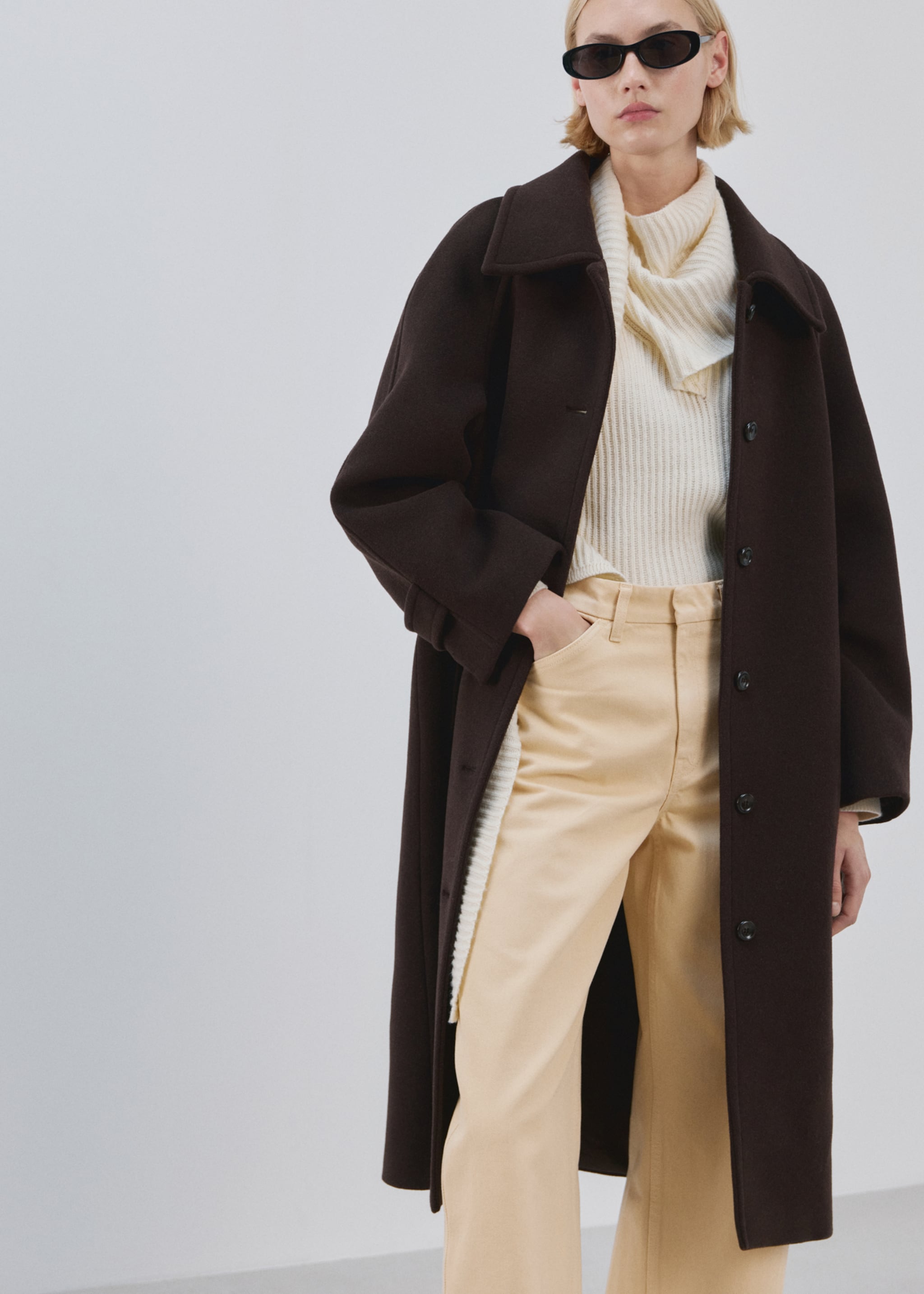 Mid-rise balloon jeans - Details of the article 6, Vanilla. Ref: 27034082-00.