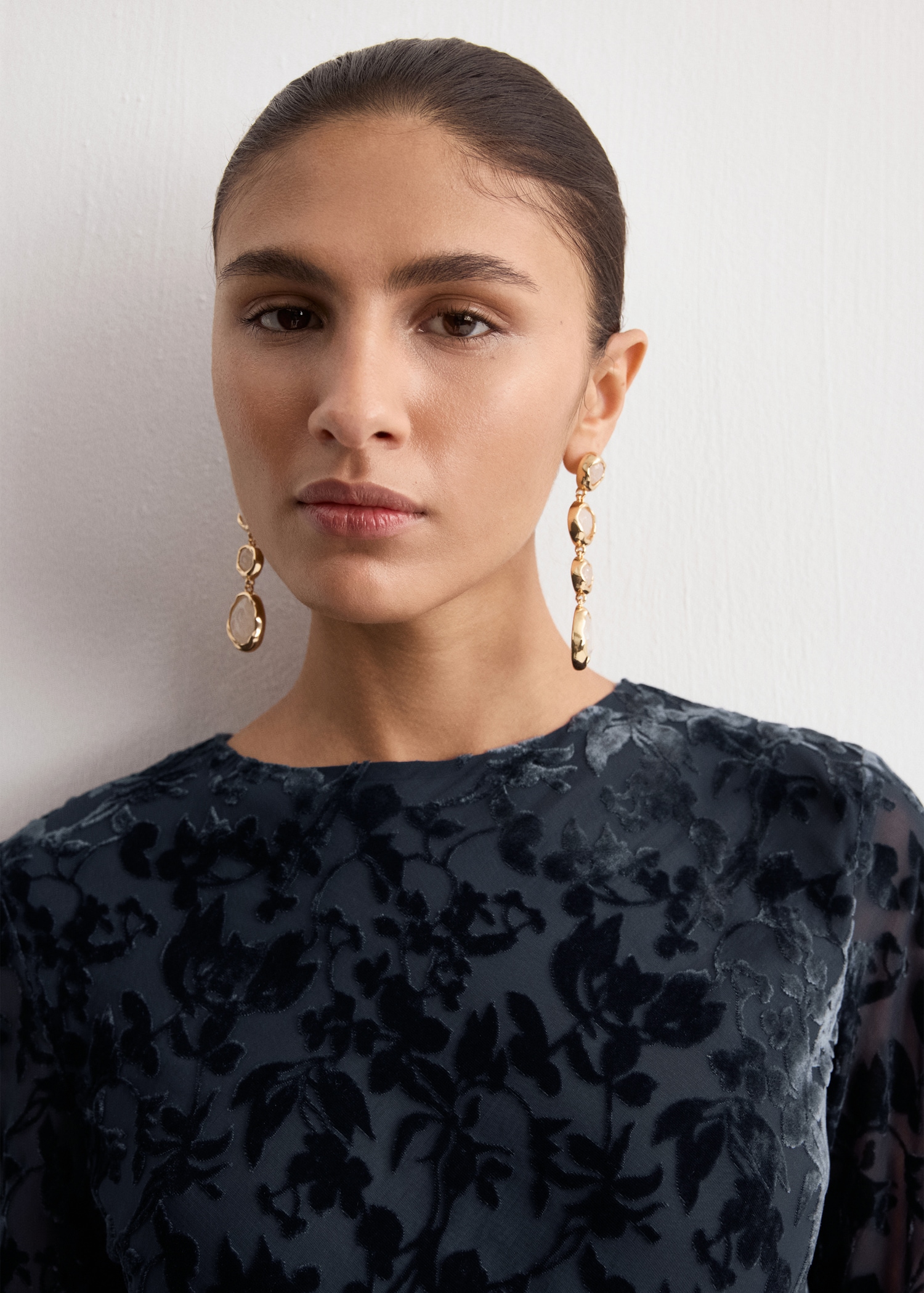 Devoré dress with flared sleeves - Details of the article 1