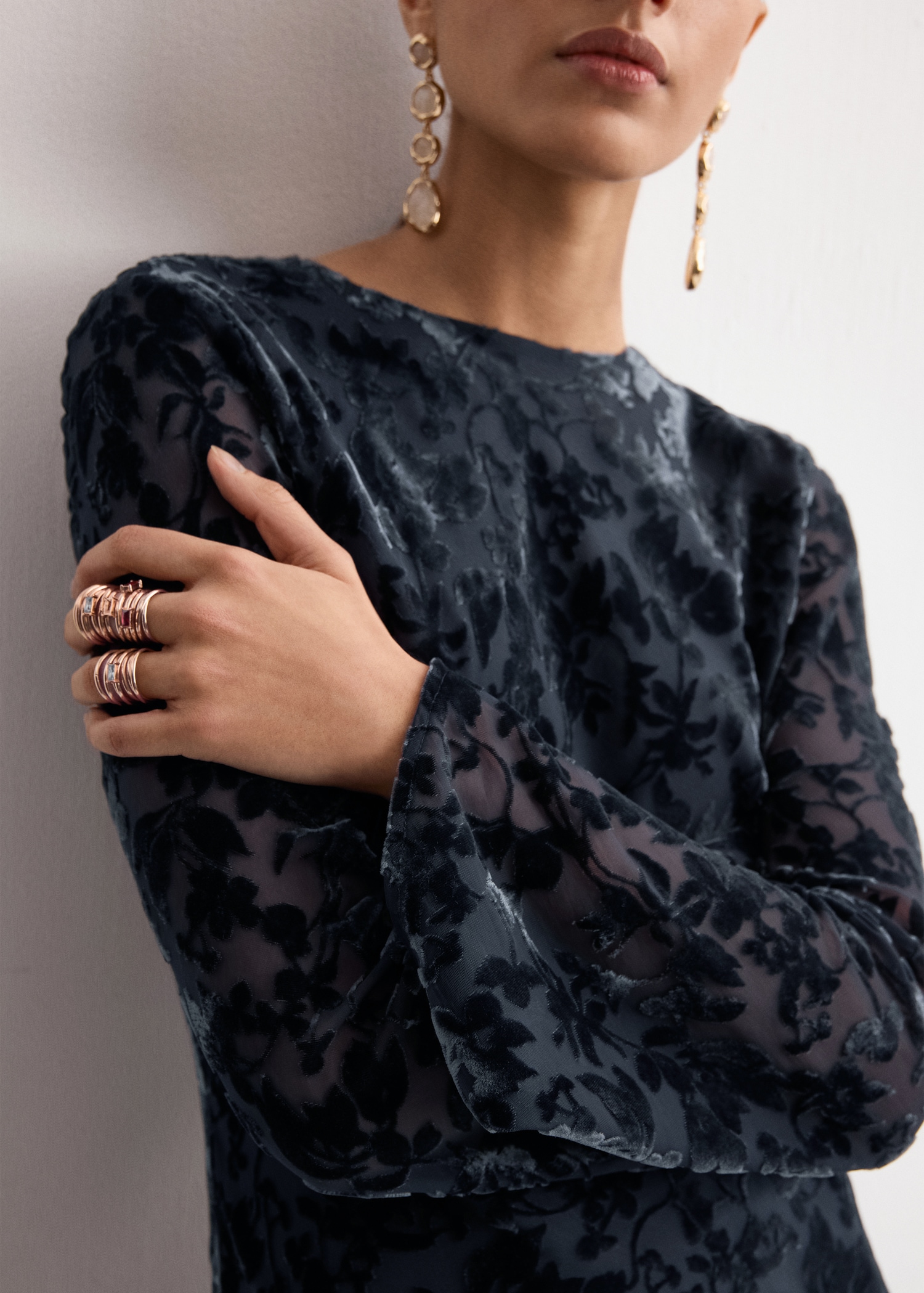 Devoré dress with flared sleeves - Details of the article 6