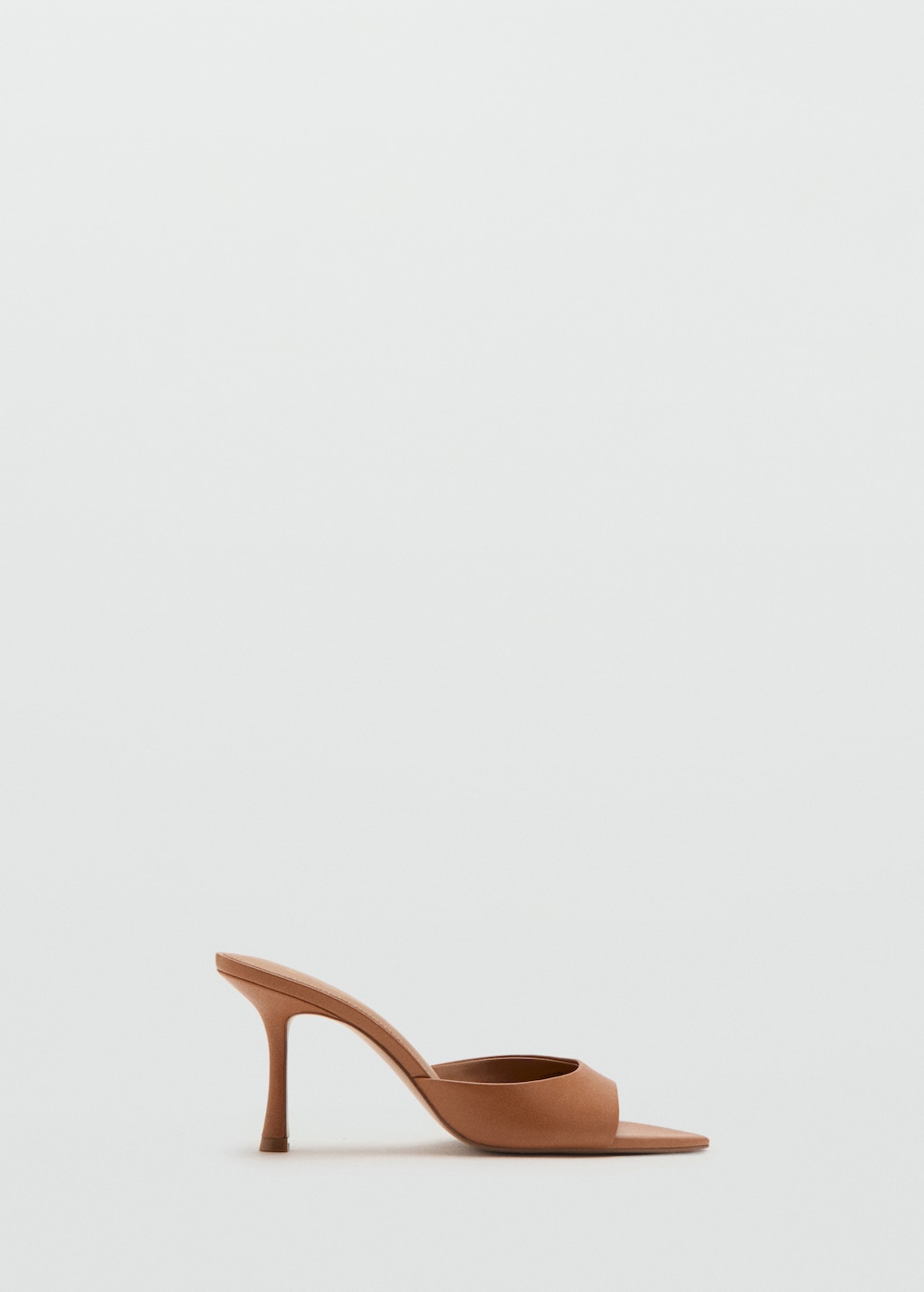 Pointed-heel sandals