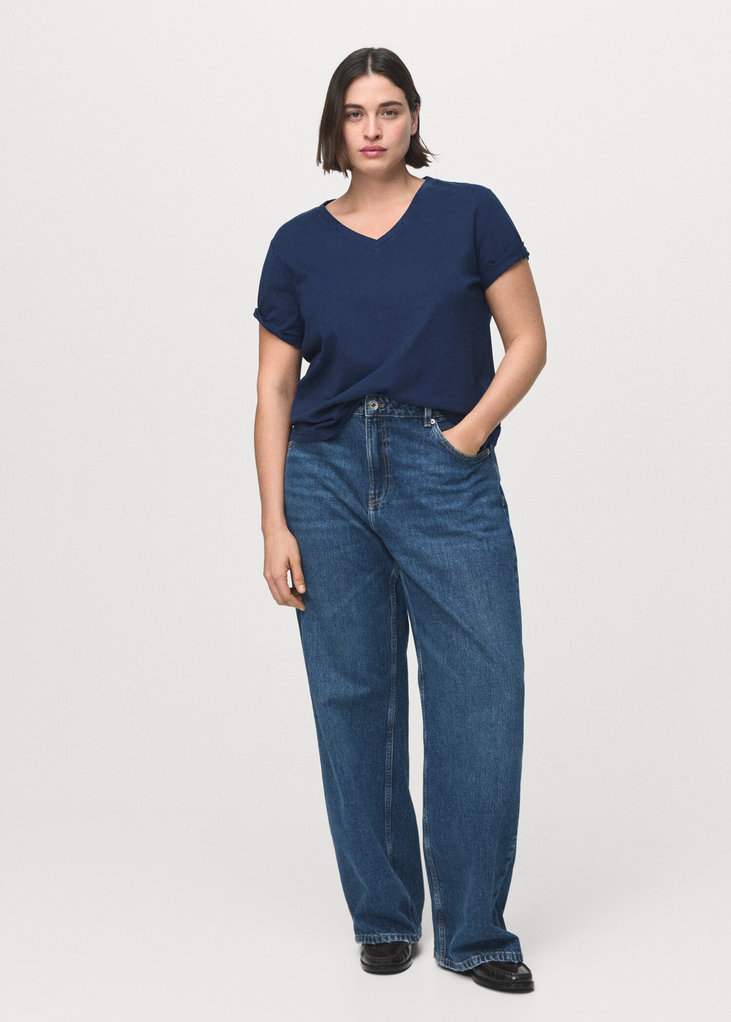 تي شيرت قطني بتصميم رقبة على شكل حرف V - تفاصيل المنتج 3