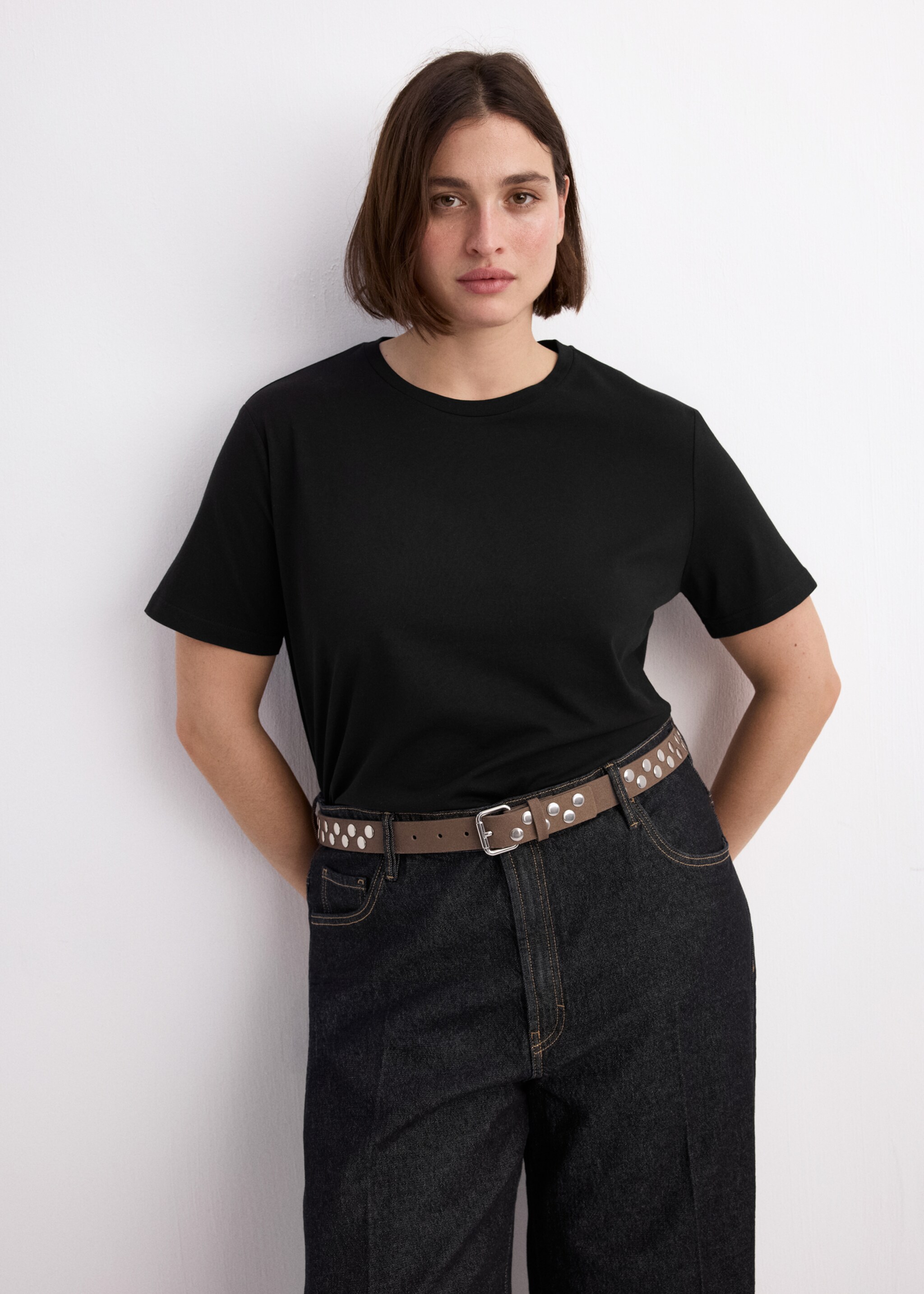 T-shirt coton col en V - Détail de l'article 4, Noir. Ref: 27034091-00.