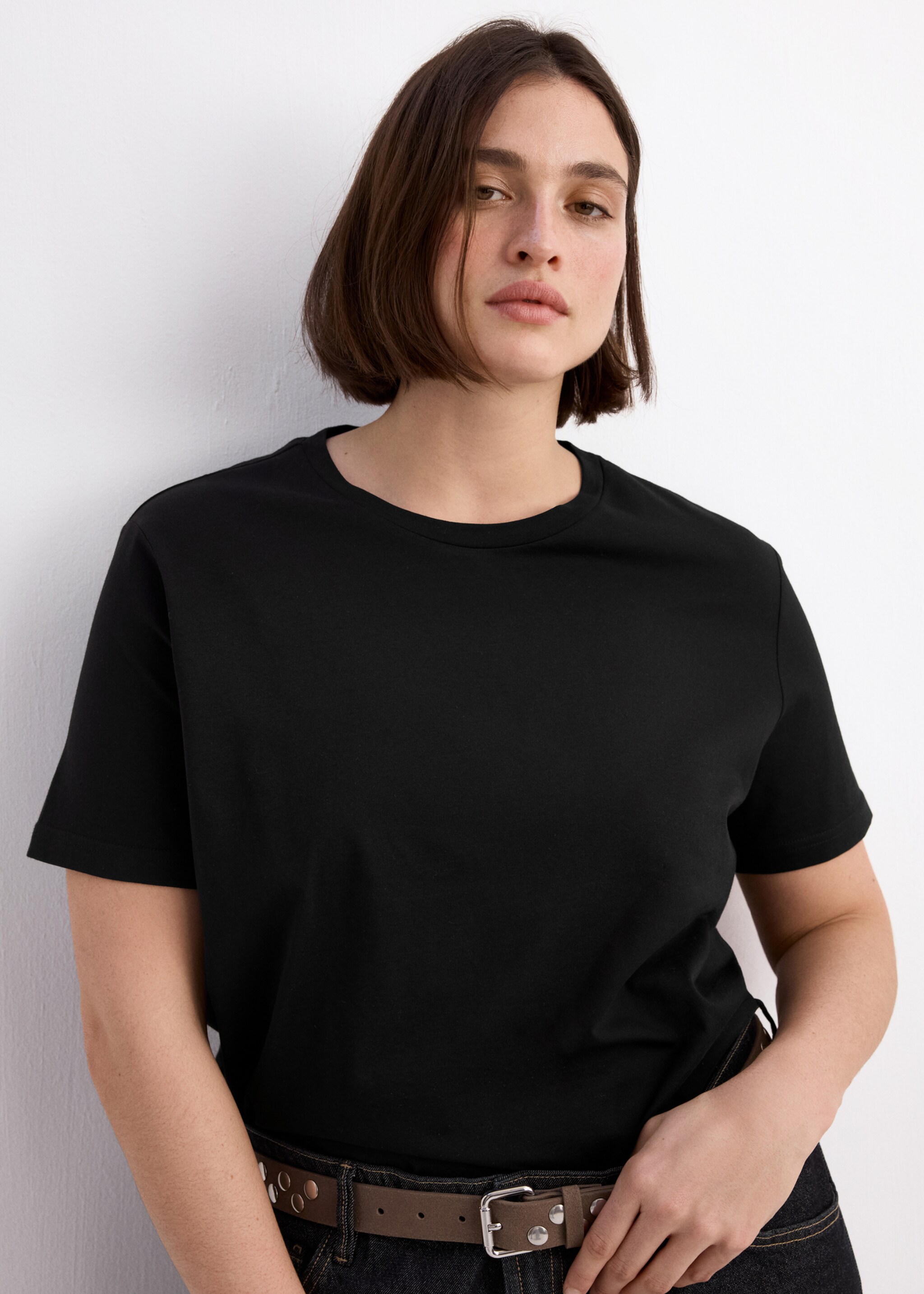 T-shirt coton col en V - Détail de l'article 5, Noir. Ref: 27034091-00.