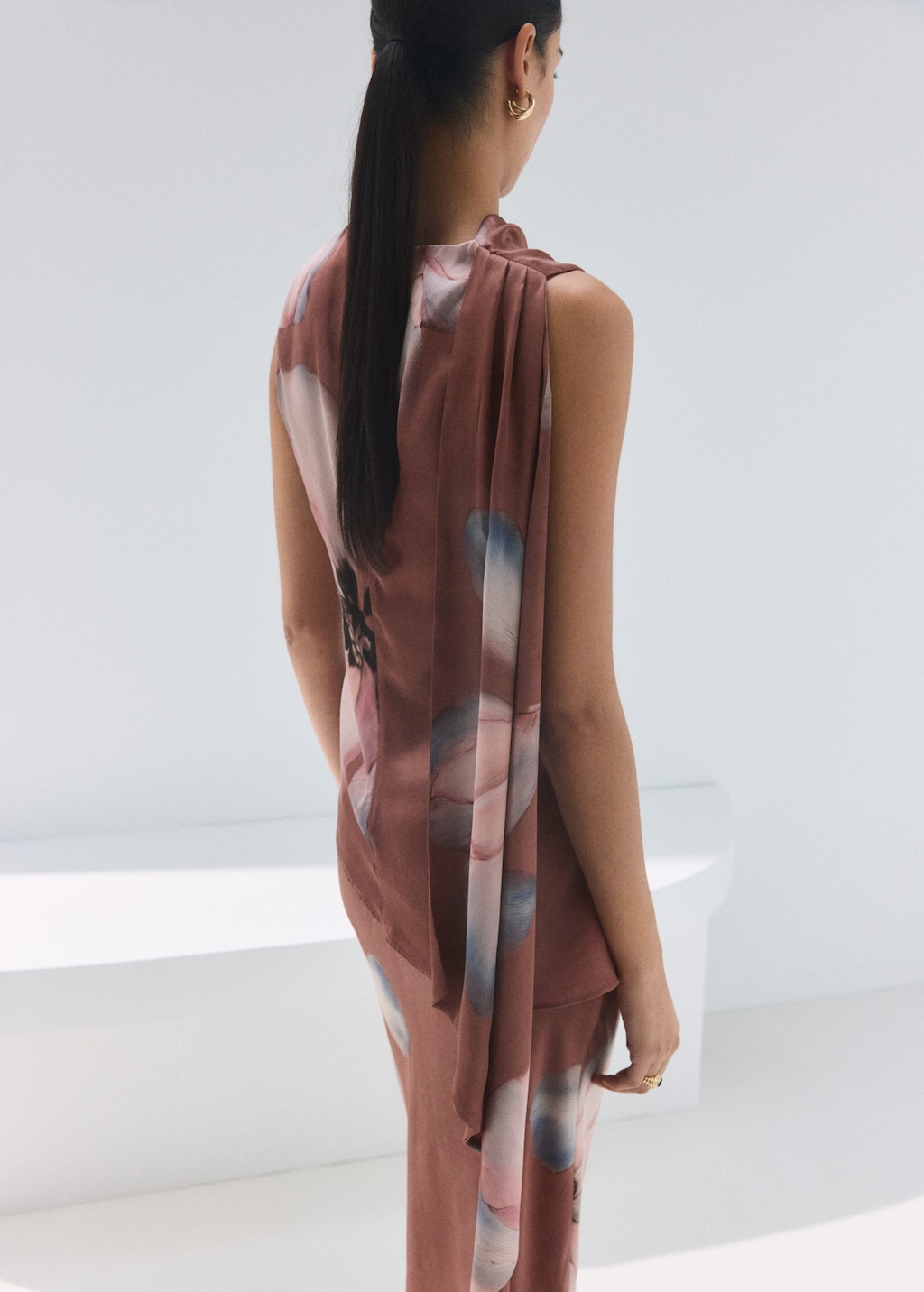 Floral blouse with gathered neckline - image 2