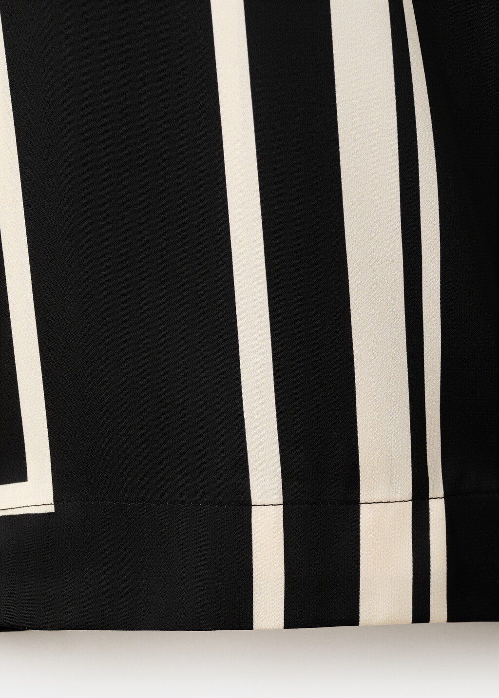 Satin printed pants - image 4