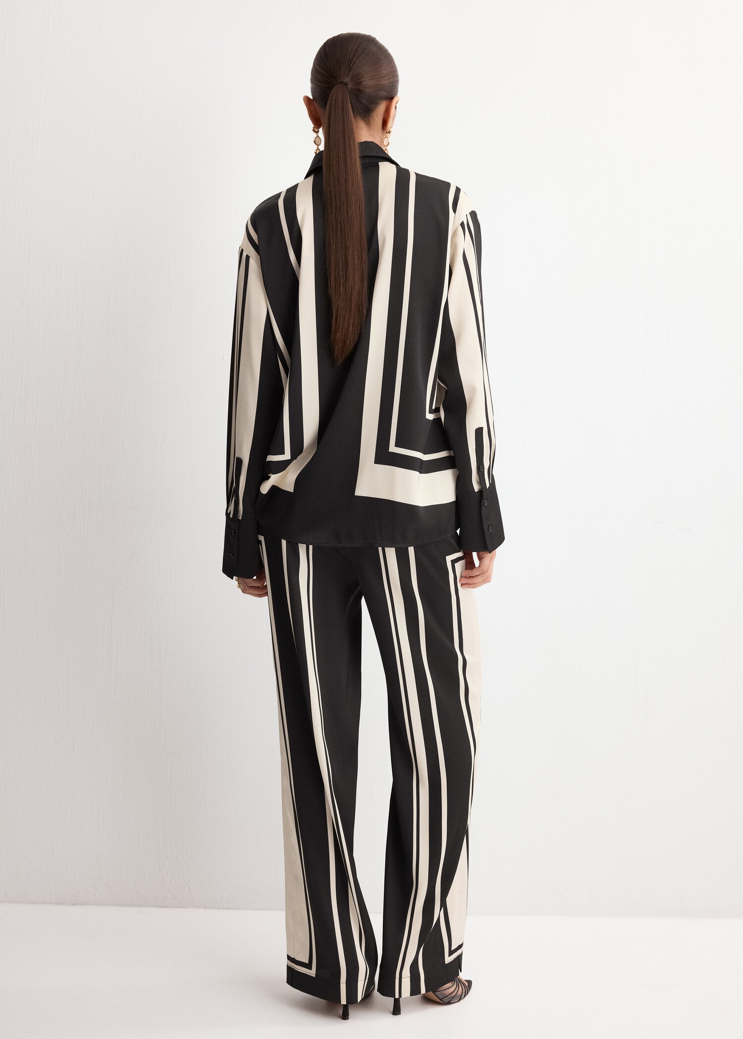 Satin printed trousers - Reverse of the article