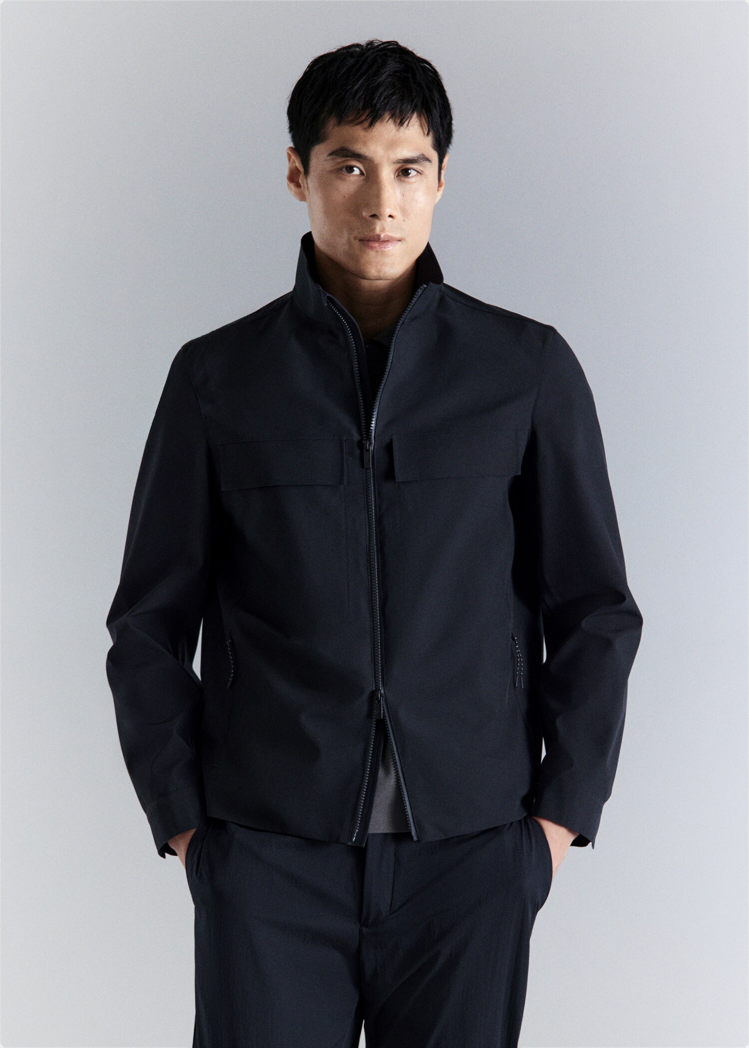 Water-repellent jacket with pockets - Medium plane