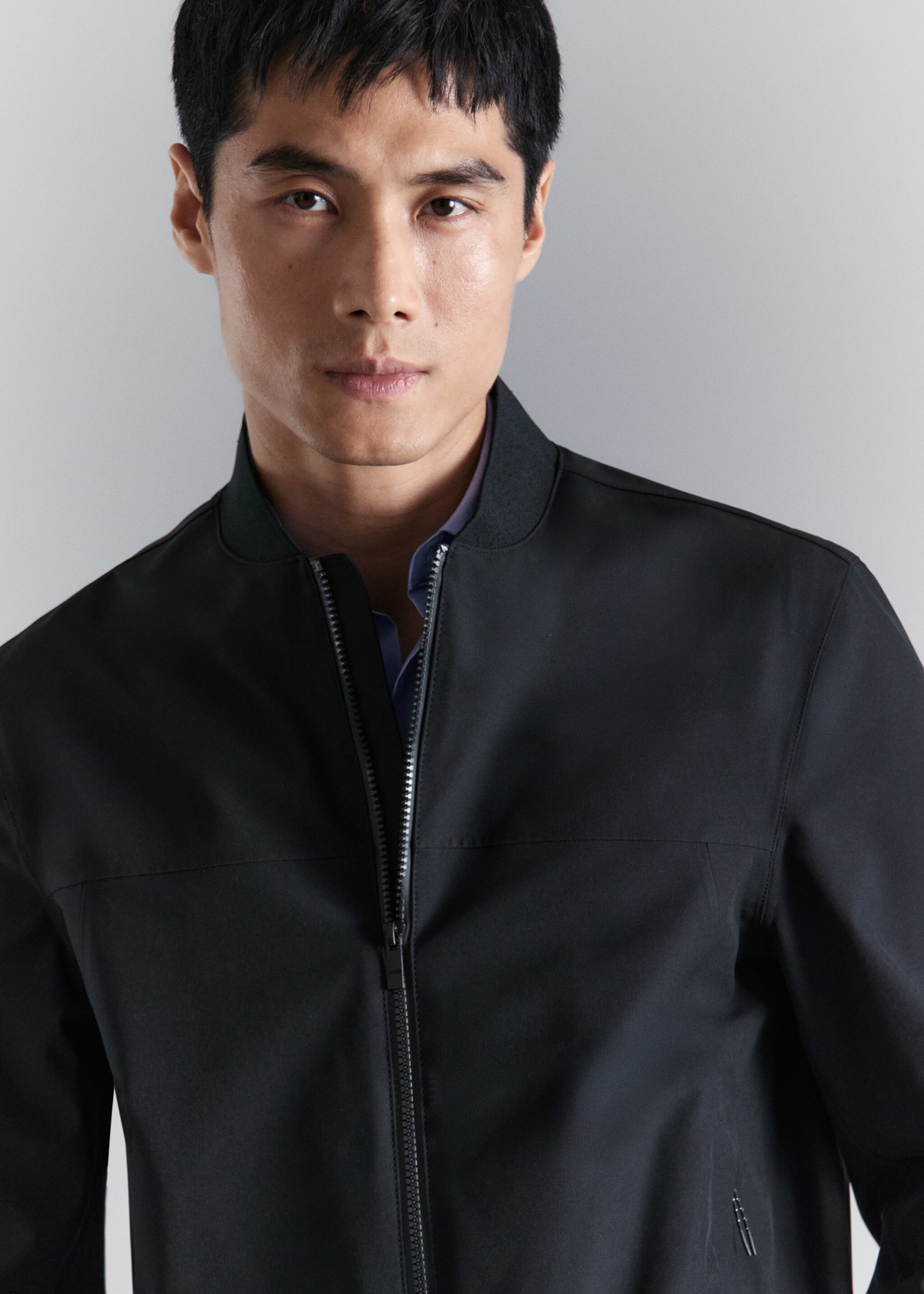 Jaqueta bomber water-repellent - Detall de l'article 1, Blau marí. Ref: 27034408-00.