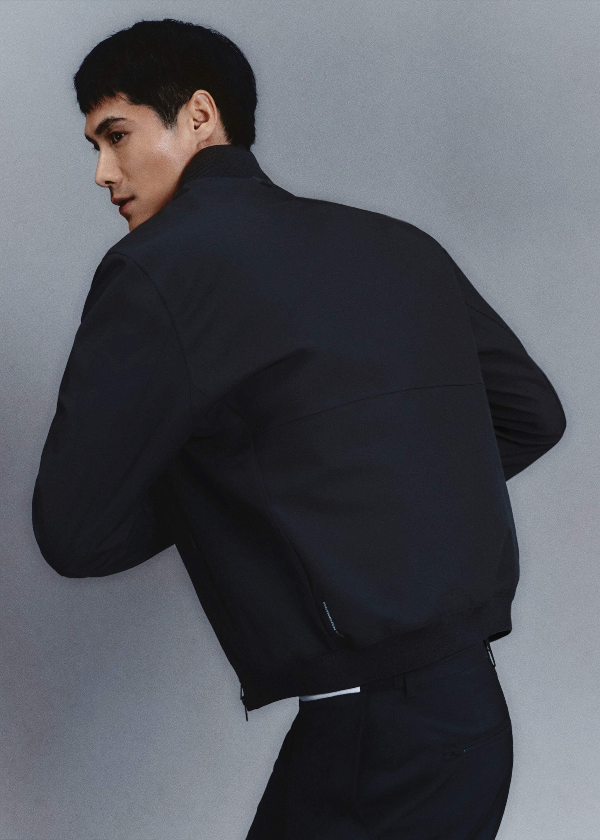 Wasserabweisende Bomberjacke - Detail des Artikels 3, Marineblau. Ref: 27034408-00.