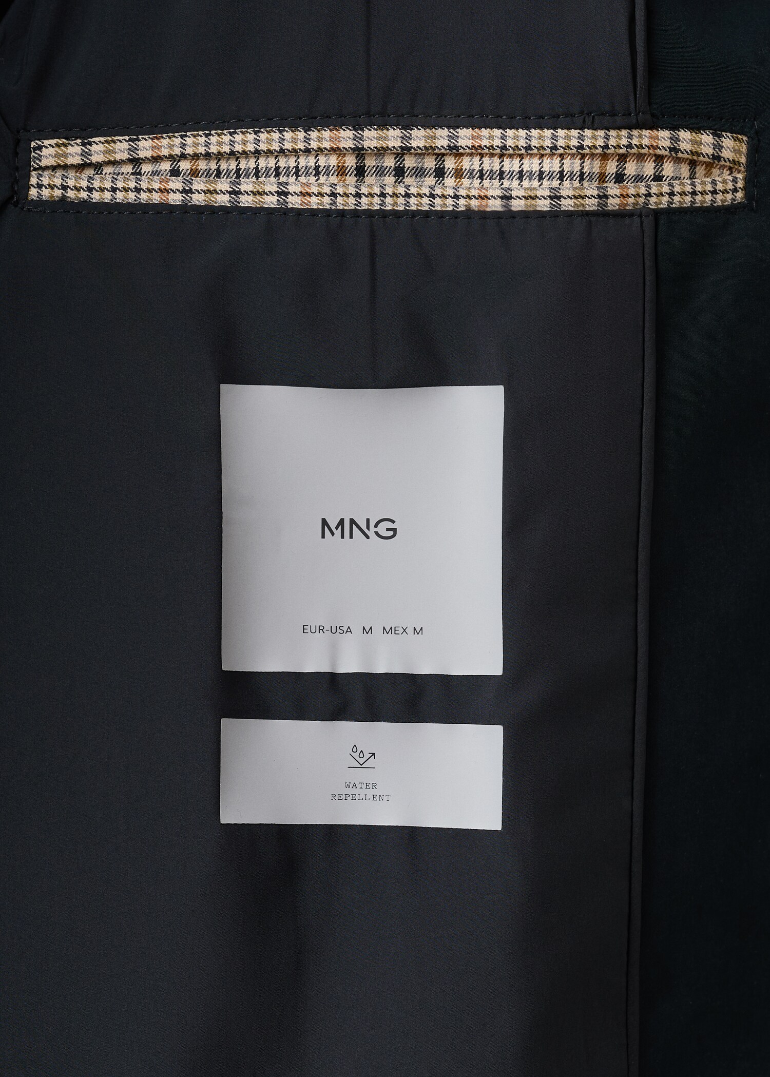 Water-repellent parka with removable hood - Details of the article 0