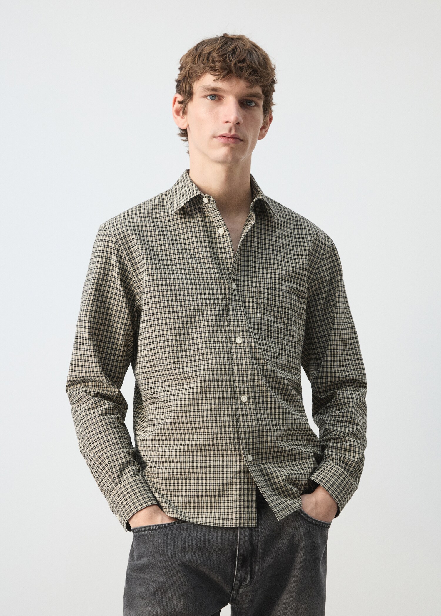 قميص بقصة مريحة بنمط مربعات - رؤية وسط