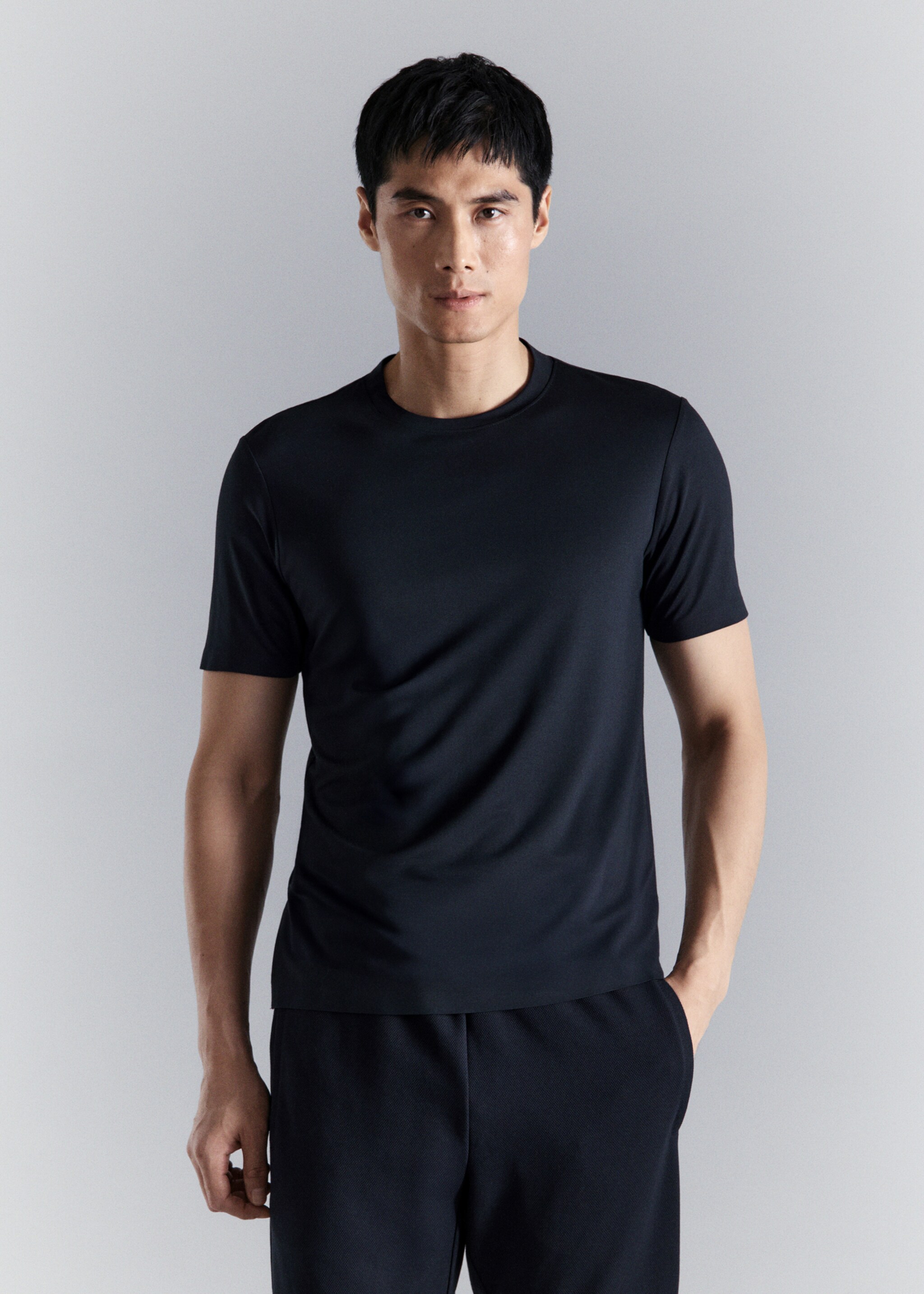 Slim Fit-T-Shirt aus Komfort-Stretchgewebe - Mittlere Ansicht, Marineblau. Ref: 27034426-00.