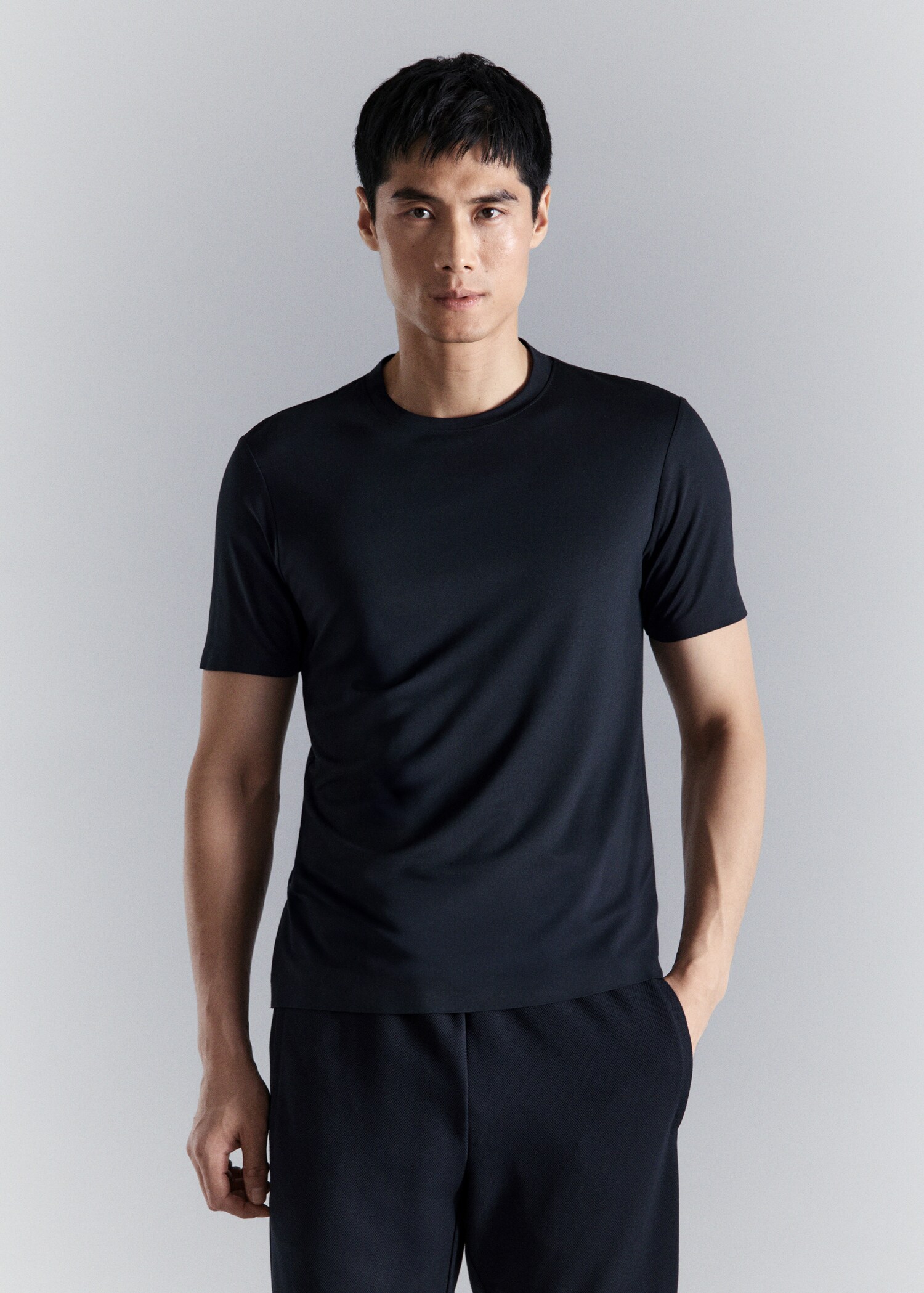 Slim Fit-T-Shirt aus Komfort-Stretchgewebe - Mittlere Ansicht