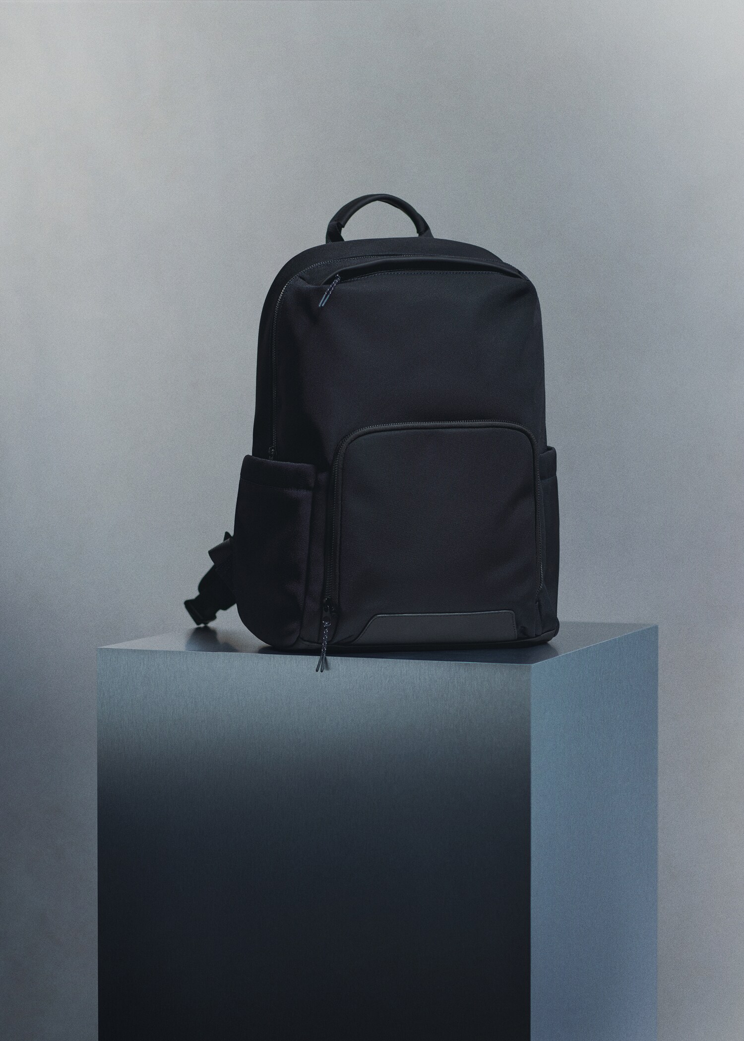 Multifunctional water-repellent backpack with pockets - Details of the article 9