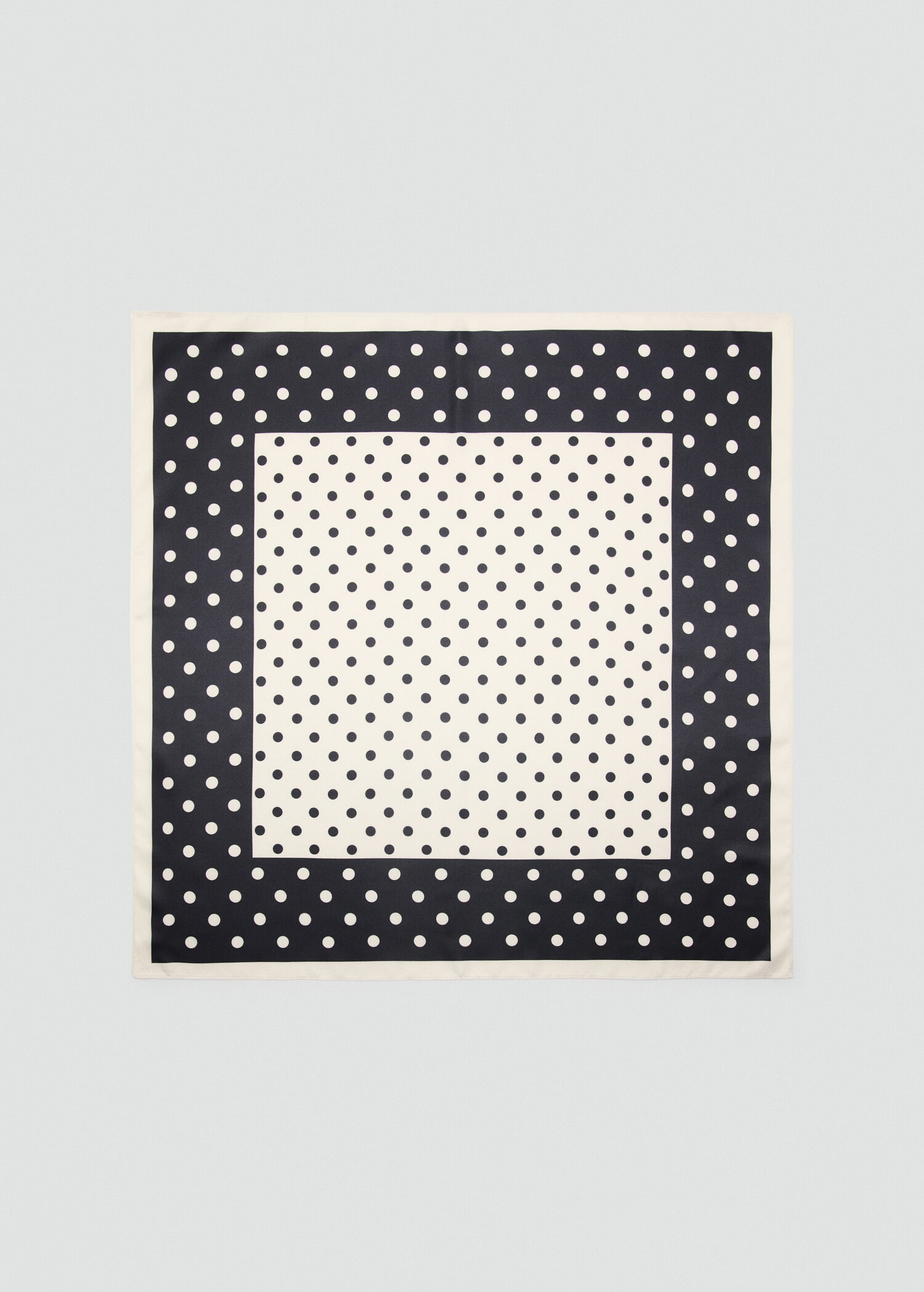 Mouchoir satiné à pois - Article sans modèle