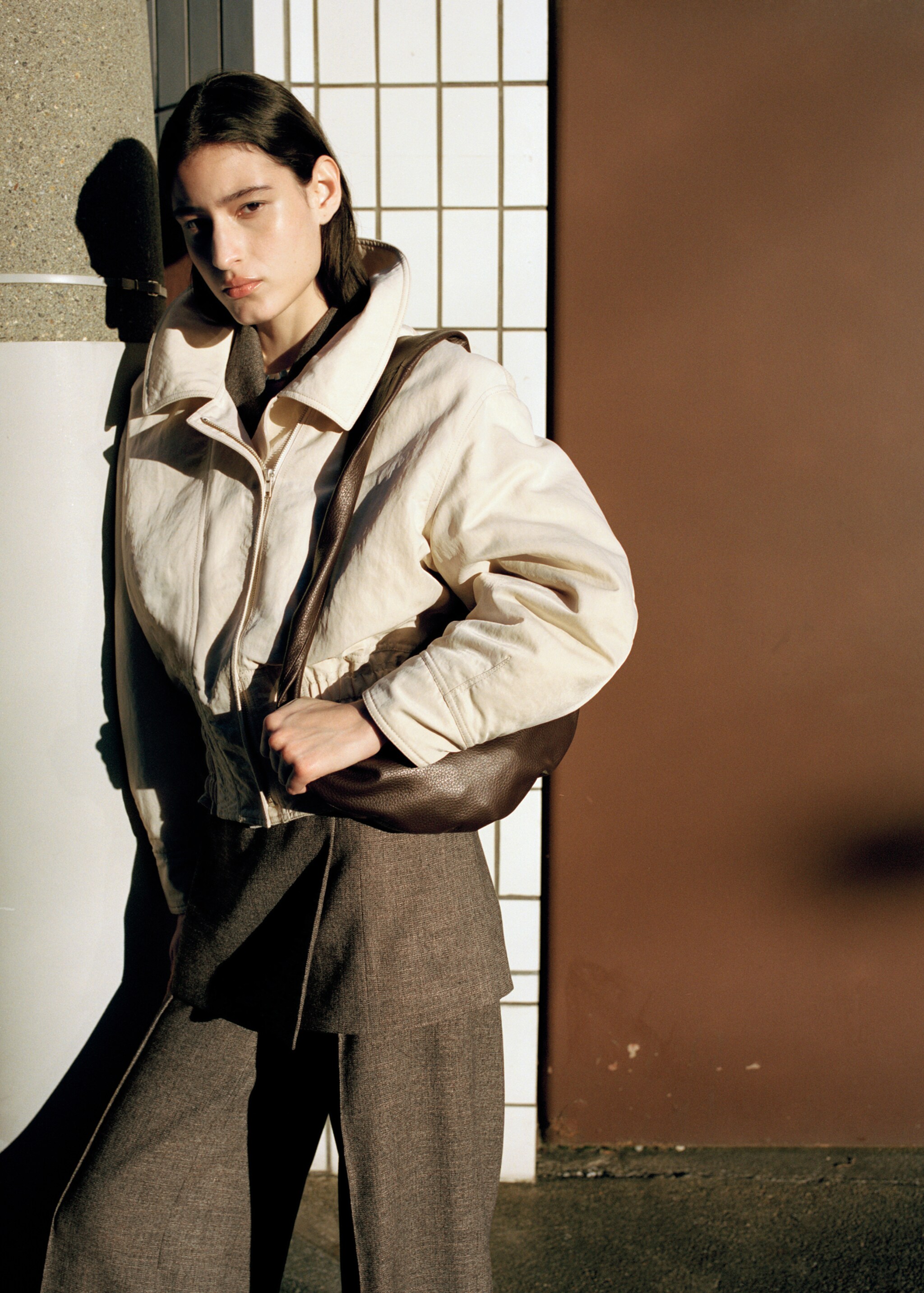 Oversized jacket with gathered waist - Medium plane, Light/Pastel Grey. Ref: 27034442-00.