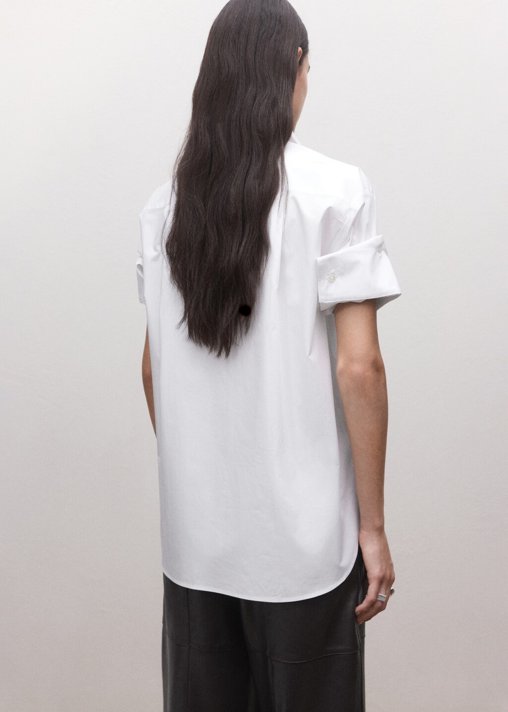 Three-quarter-sleeve button-down shirt