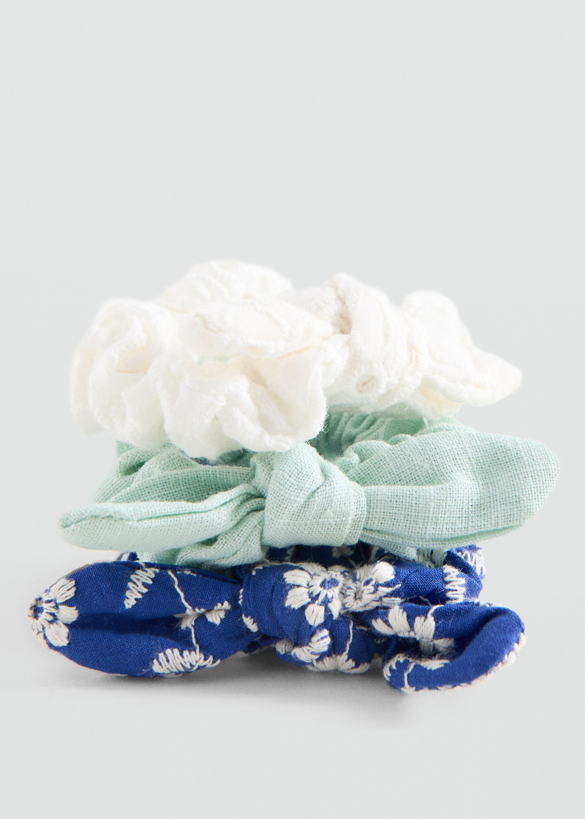 Scrunchies 3 pack - Medium plane, White. Ref: 27034782-00.