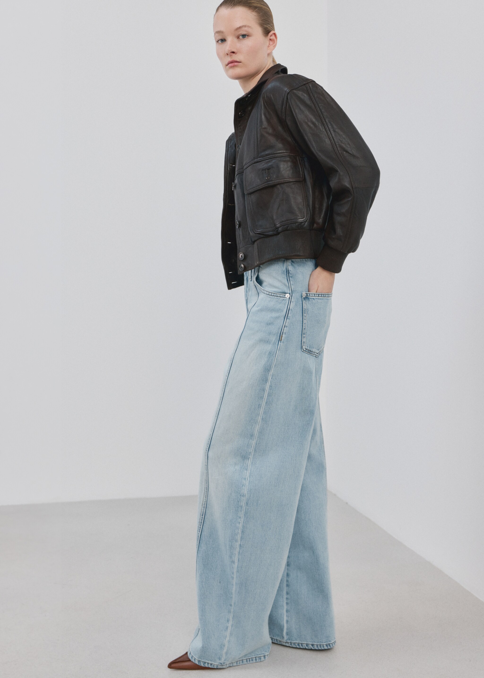 Balloon seam jeans - Details of the article 6, Medium Blue. Ref: 27035819-00.