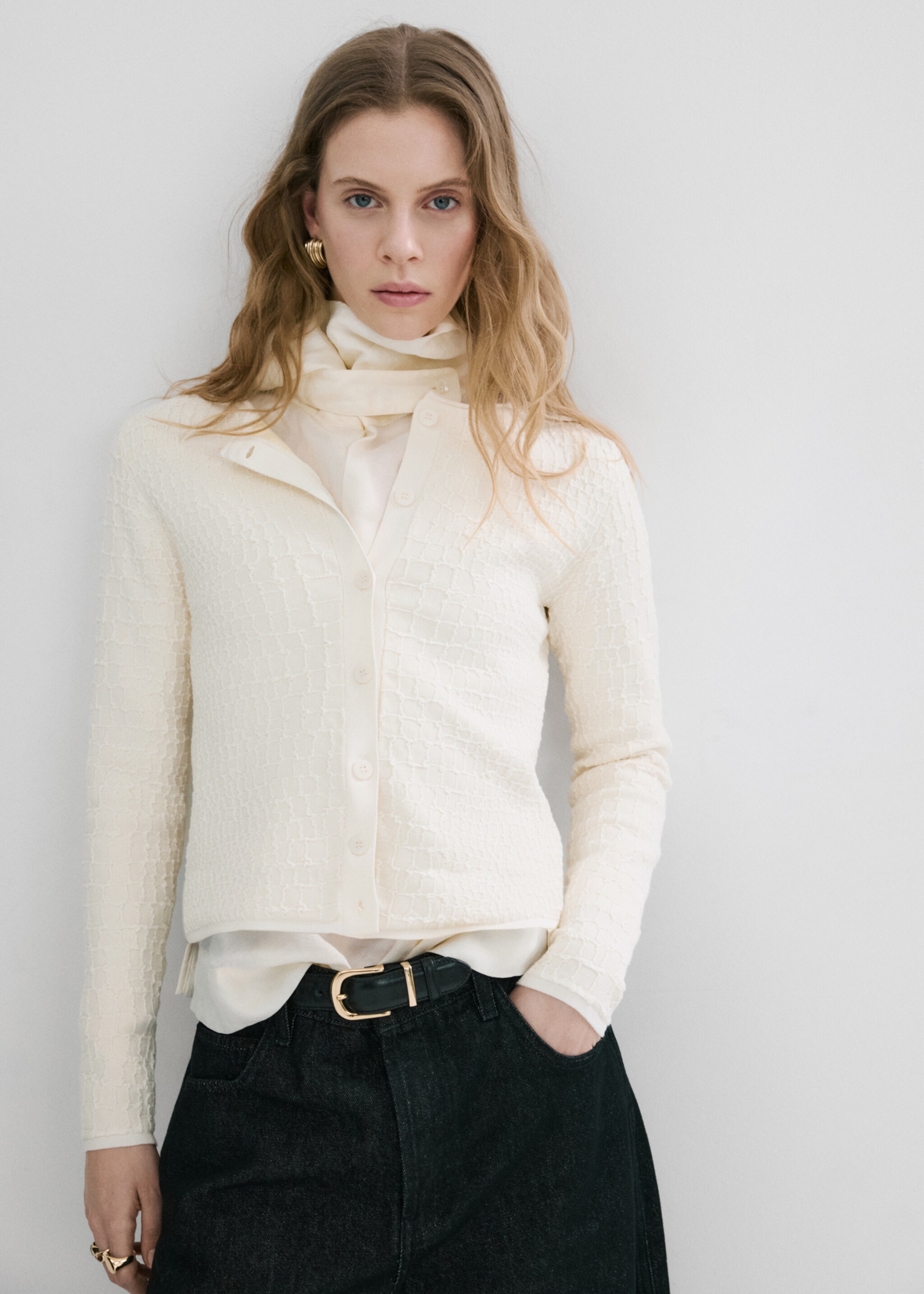 Coco knit cardigan - Details of the article 1, Ecru. Ref: 27035823-00.