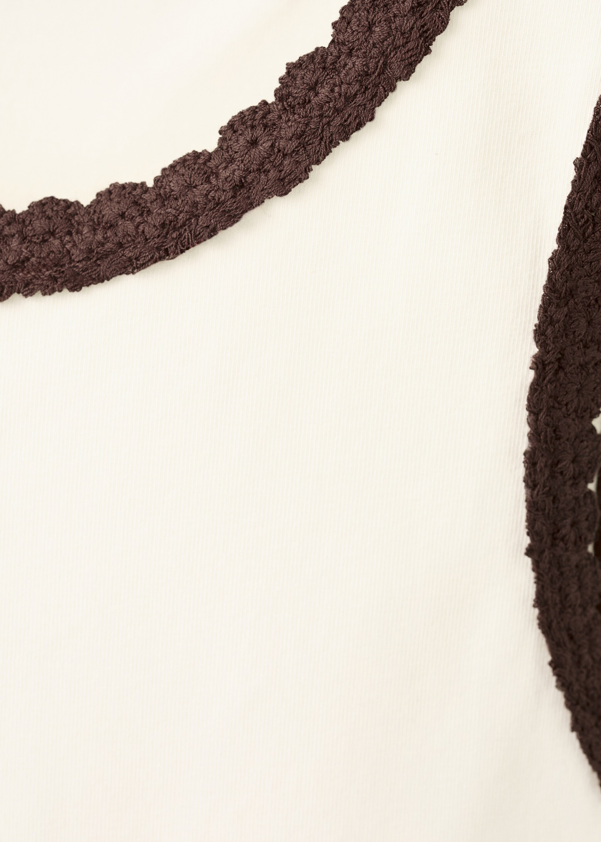 Top finitions festonnées - Détail de l'article 8, Écru. Ref: 27035829-00.