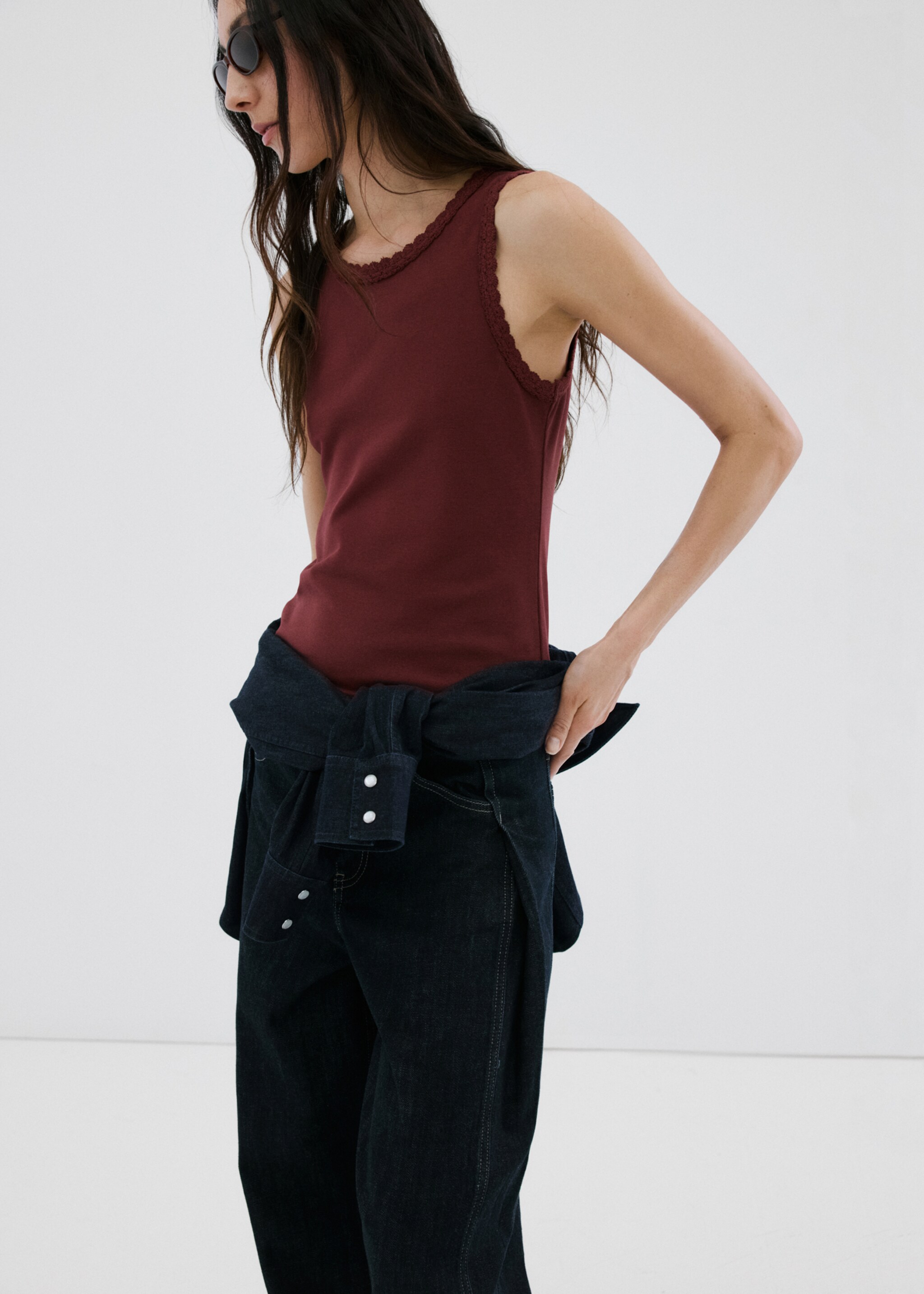 Top finitions festonnées - Plan moyen, Marron. Ref: 27035829-00.