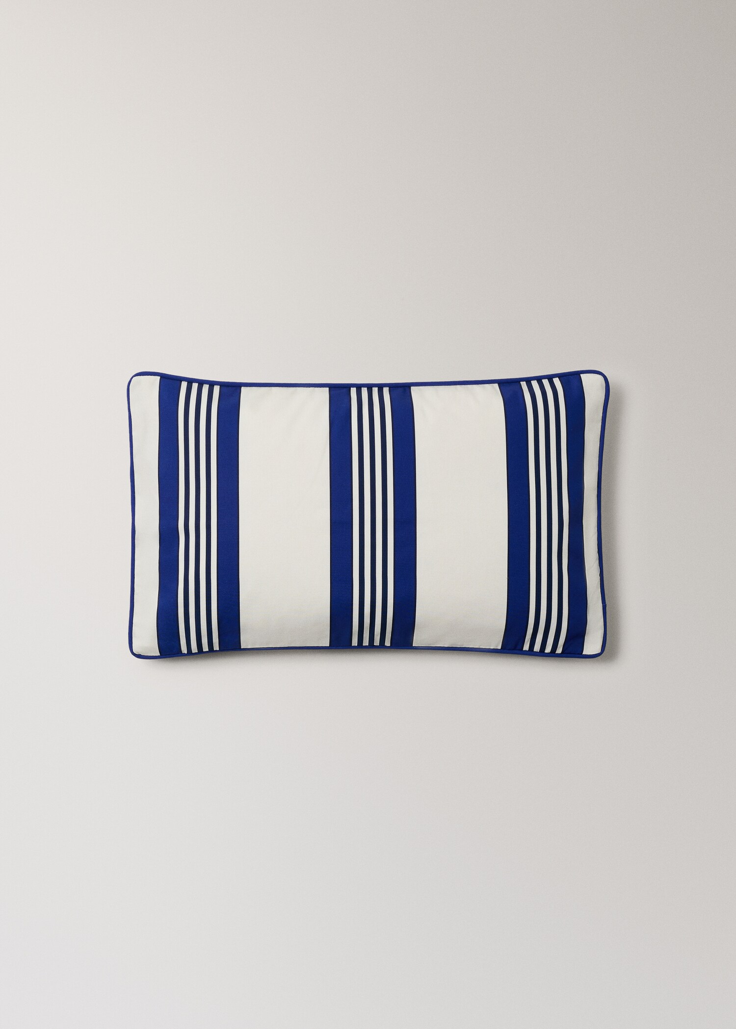 Cotton striped cushion cover 30x50 cm - Article without model