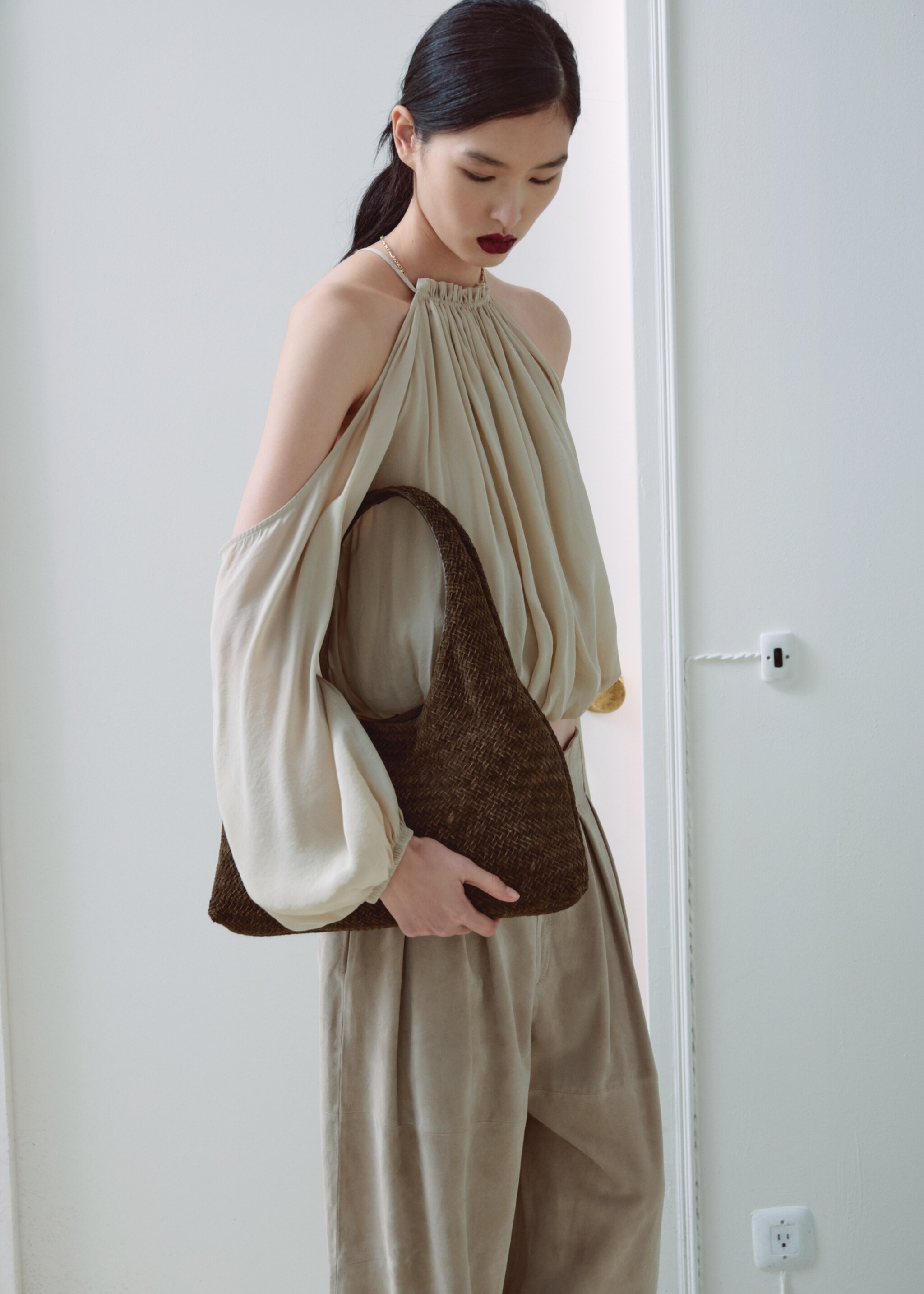 Braided leather shoulder bag - Details of the article 6, Brown. Ref: 27035835-00.