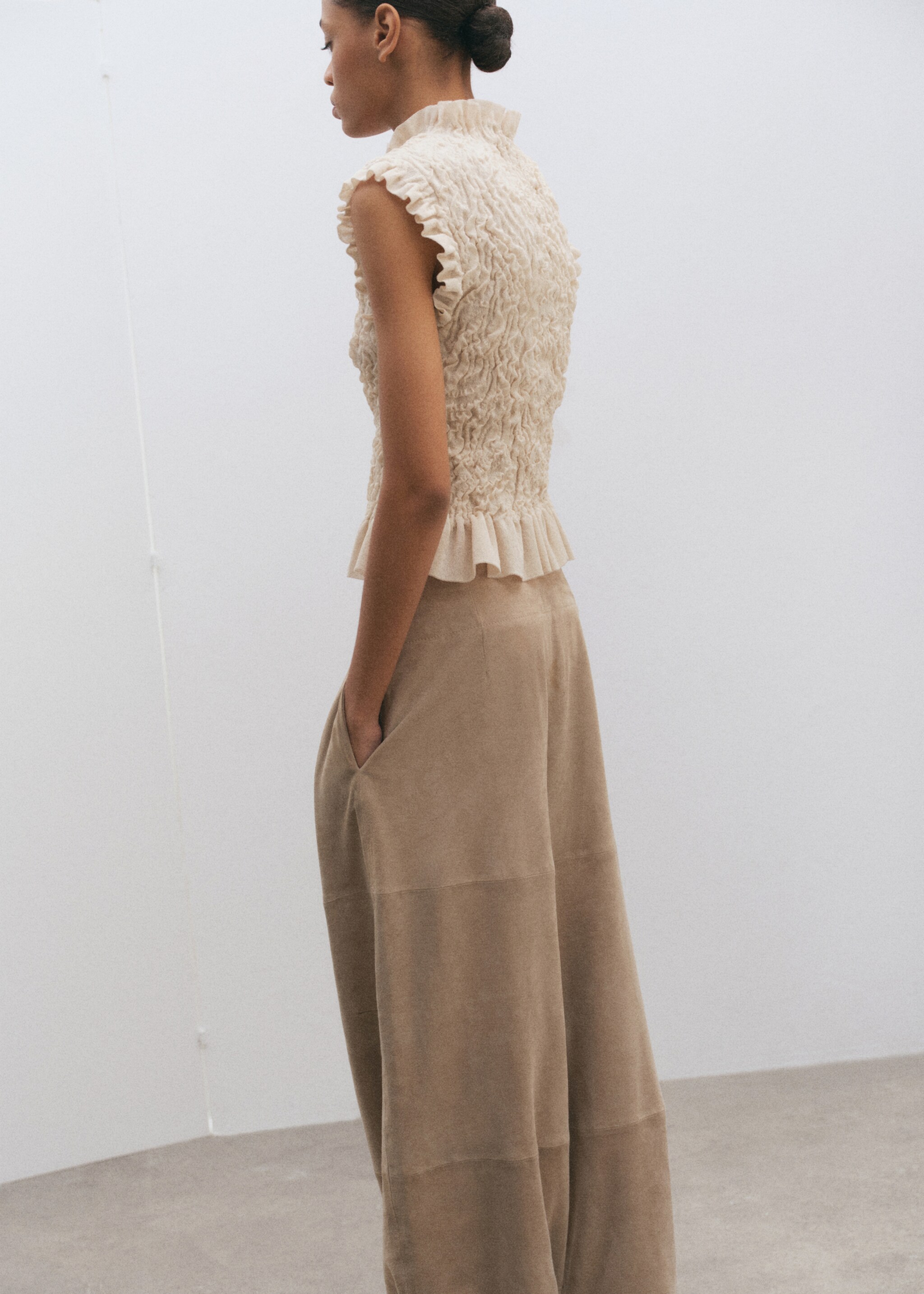 Textured knit top - Reverse of the article, Ecru. Ref: 27035841-00.