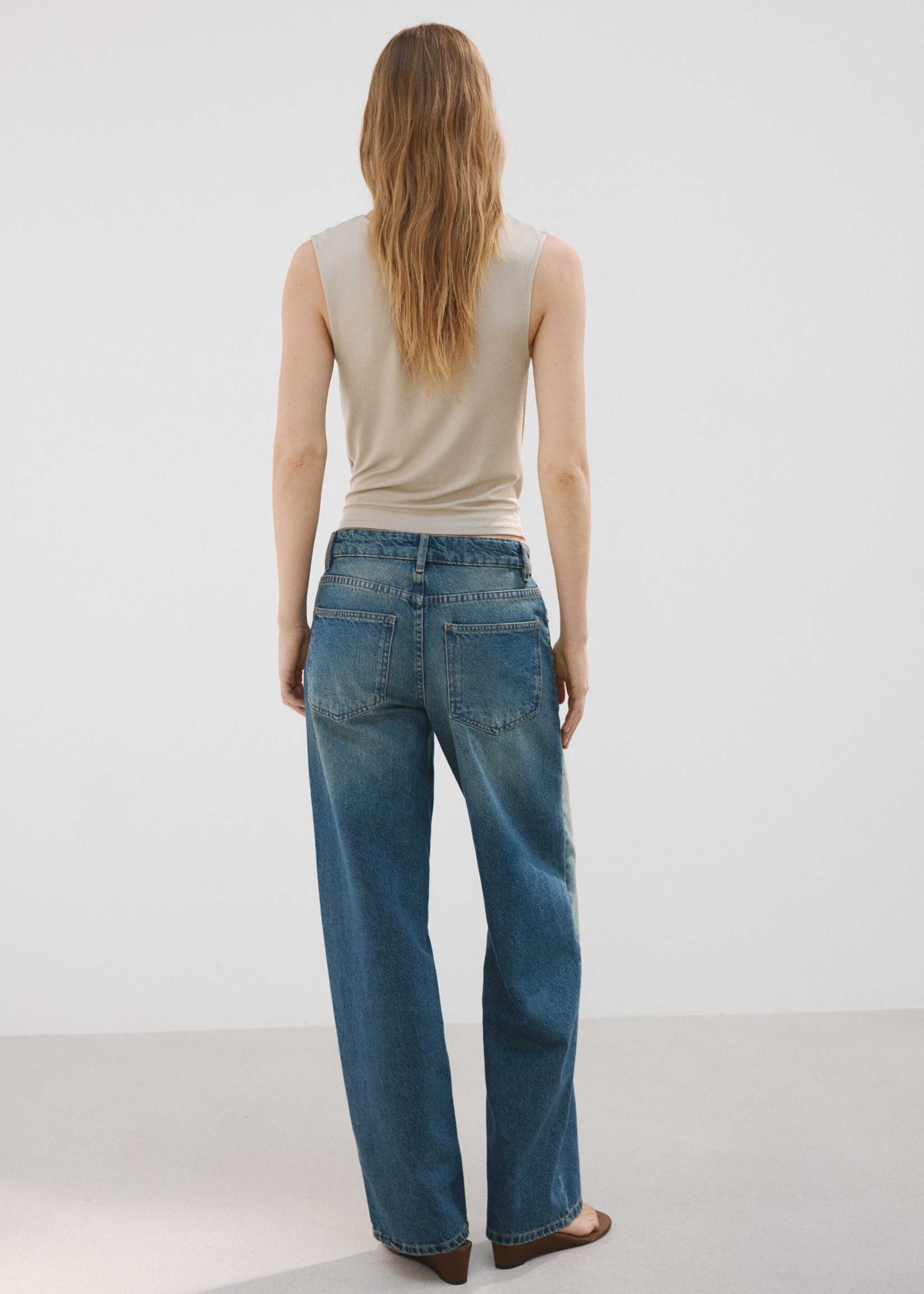 Jean droit taille basse - Verso de l’article, Bleu moyen. Ref: 27035844-00.