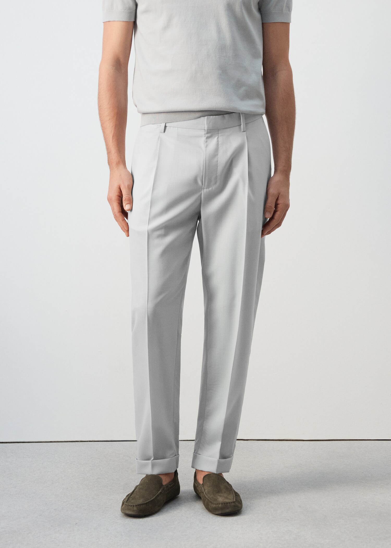 100% wool regular fit pleat-front trousers - Medium plane