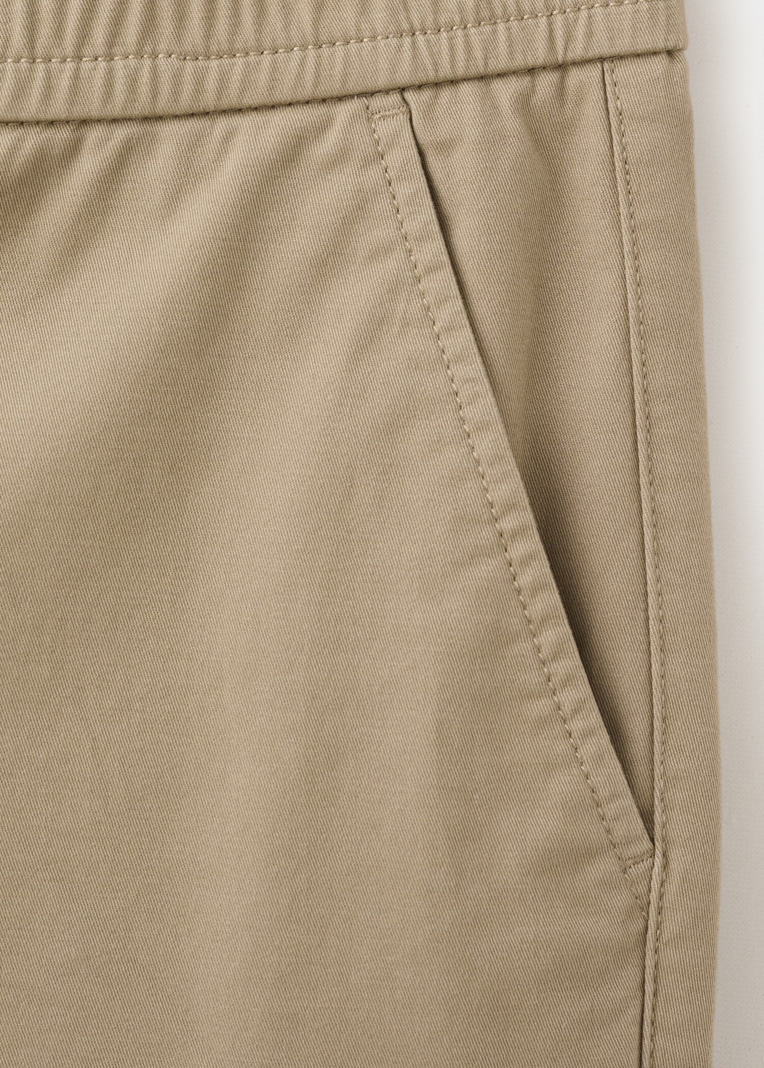 Cargo Bermuda shorts - Details of the article 0